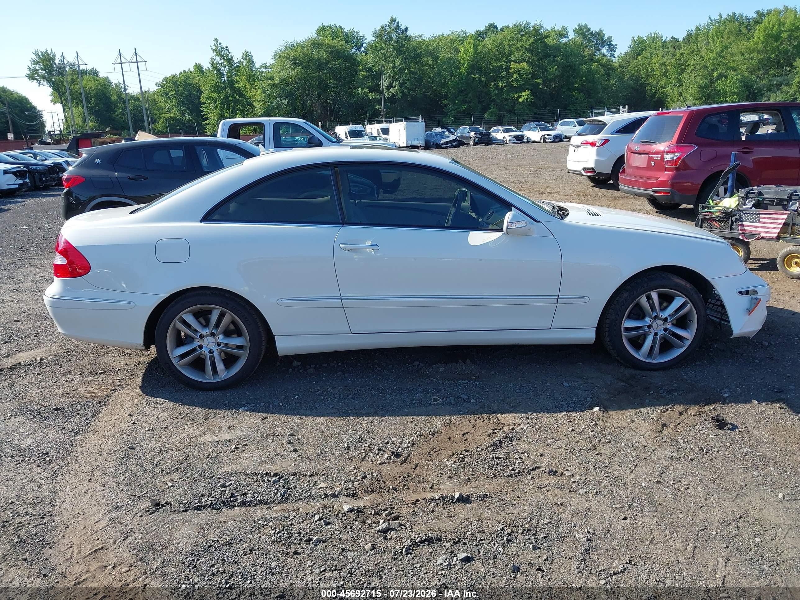 2007 Mercedes-benz Clk 350   White vin: WDBTJ56H57F208532