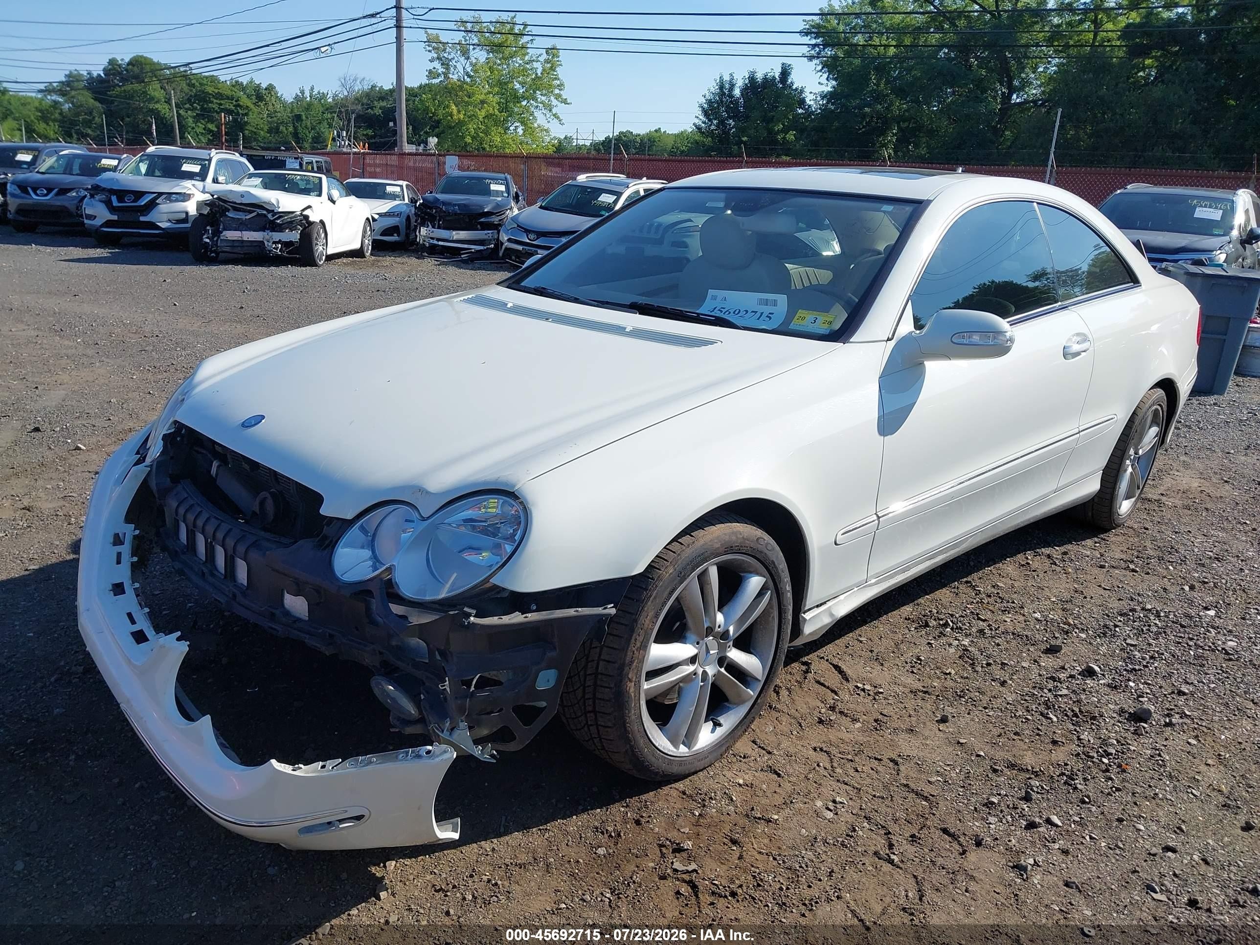 2007 Mercedes-benz Clk 350   White vin: WDBTJ56H57F208532