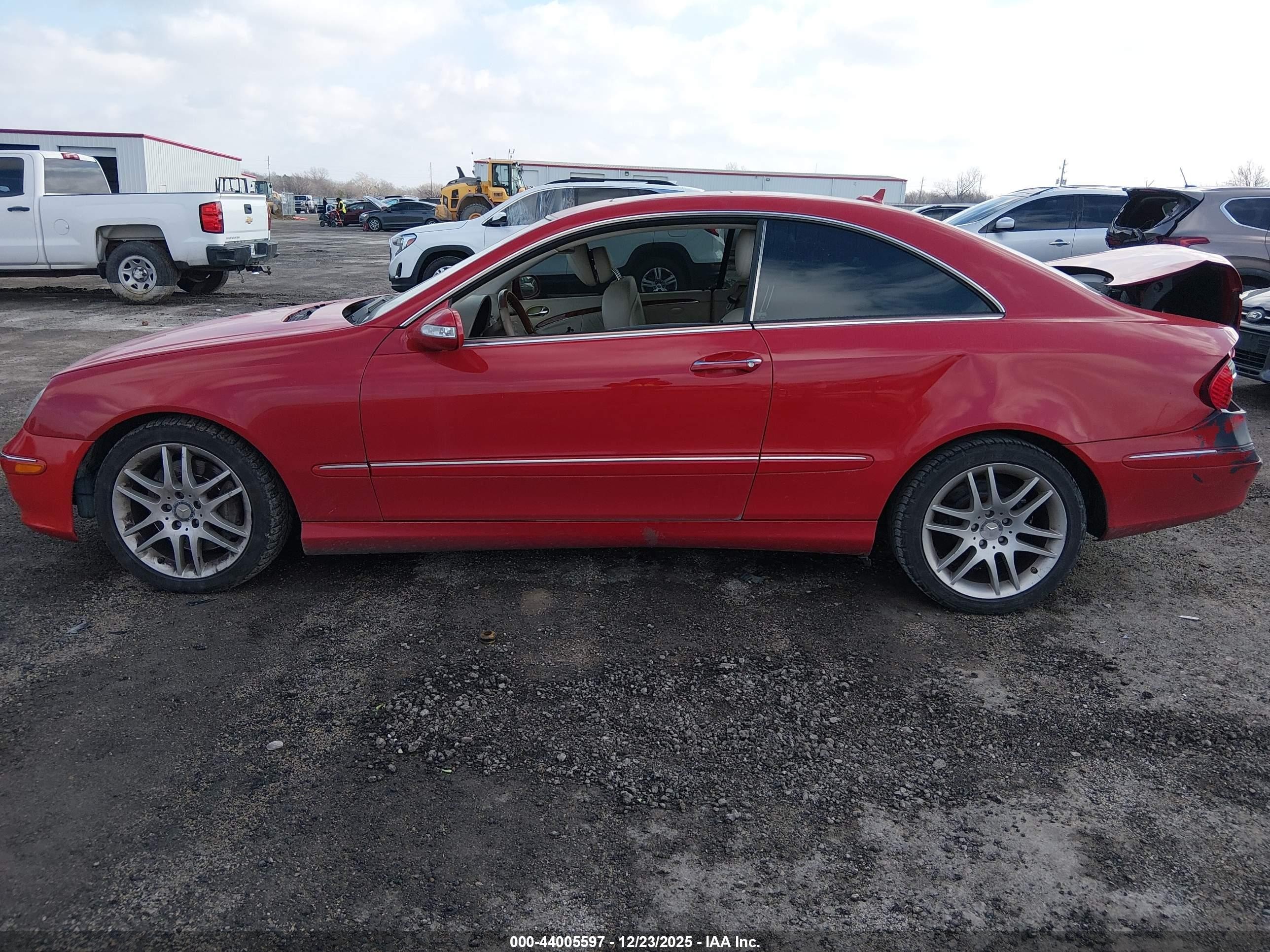 2009 Mercedes-benz Clk 350 Red vin: WDBTJ56H59F268152