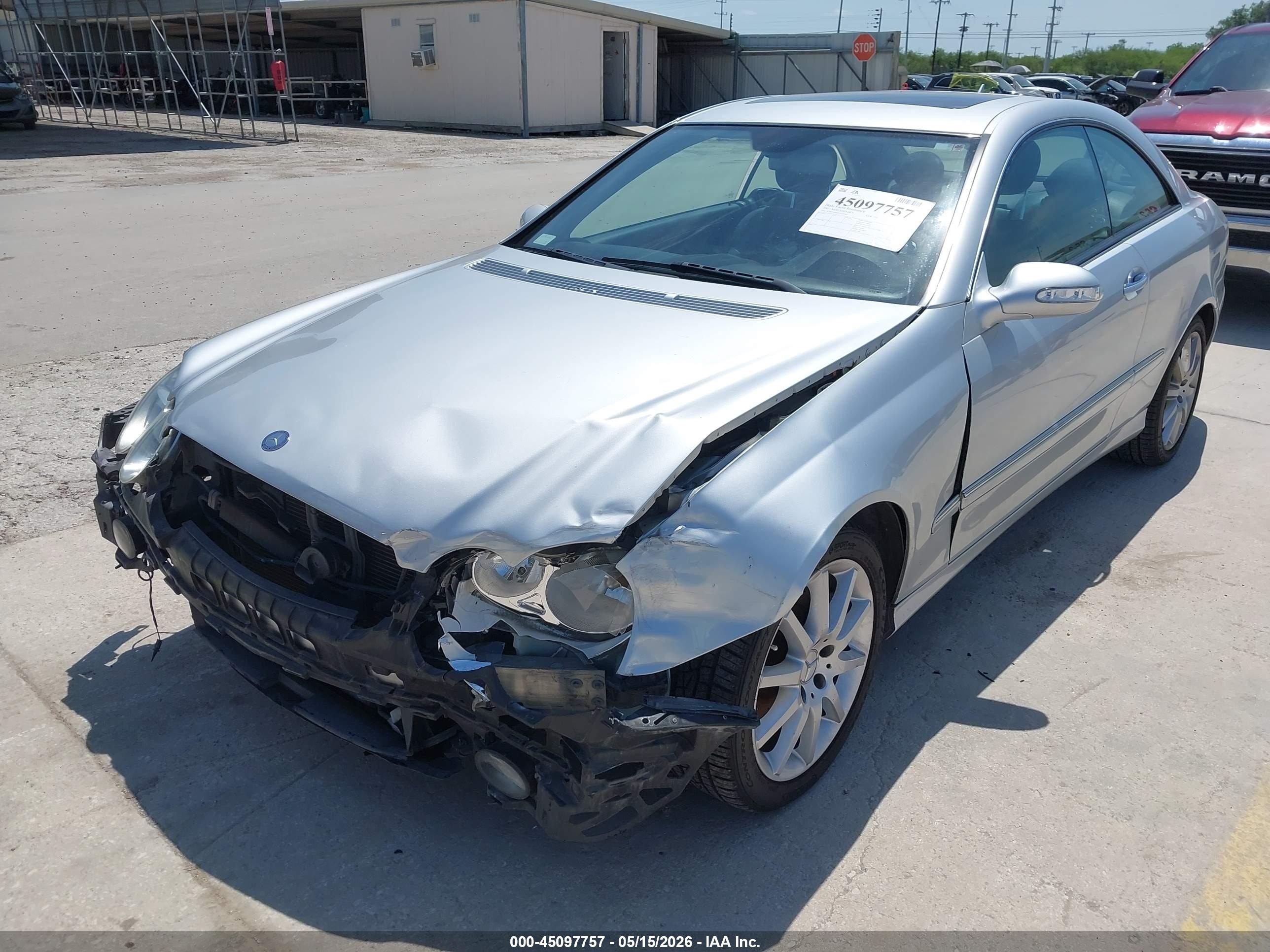2007 Mercedes-benz Clk 350   Silver vin: WDBTJ56HX7F219767
