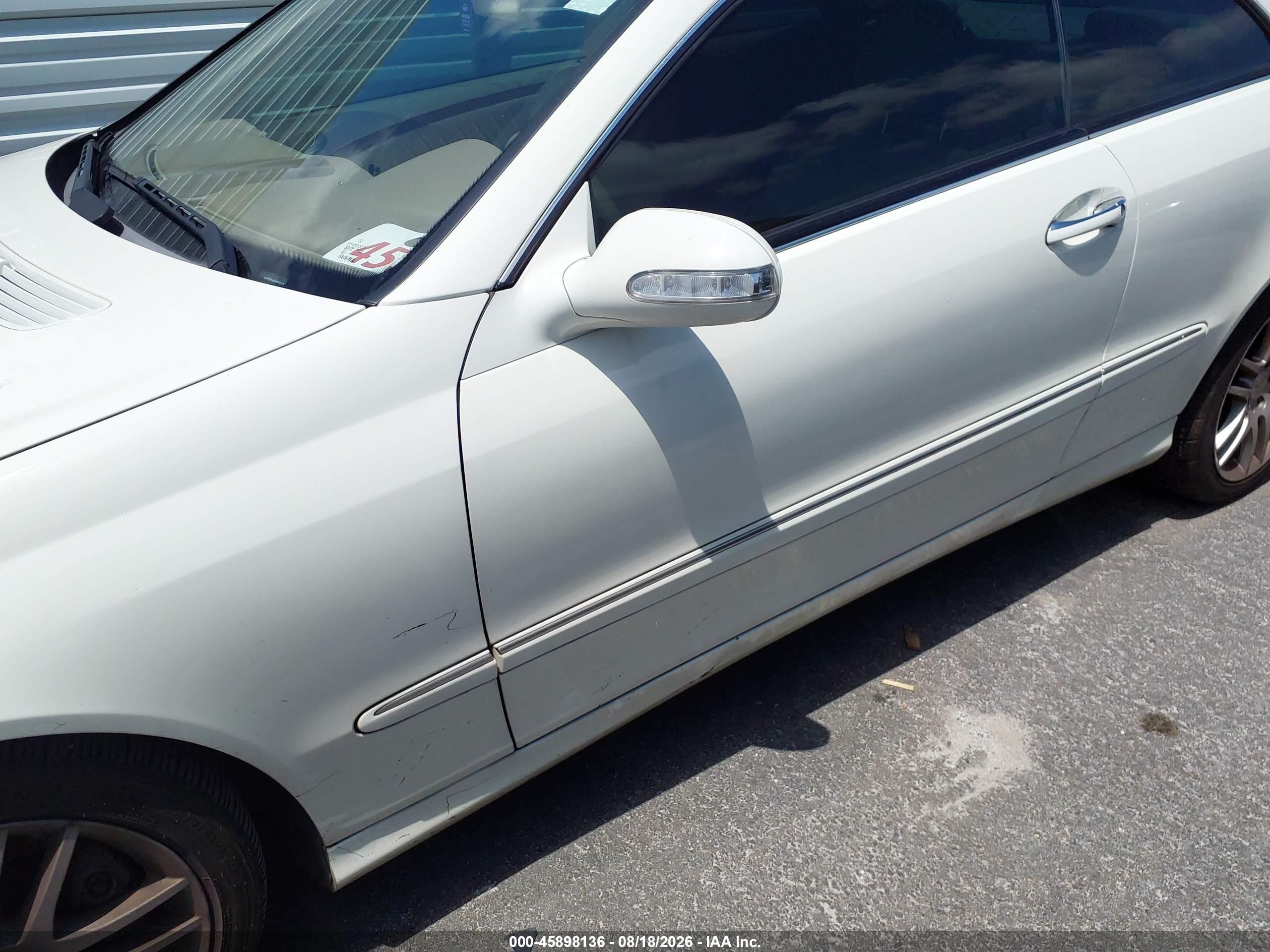 2009 Mercedes-benz Clk 350   White vin: WDBTJ56HX9F265246