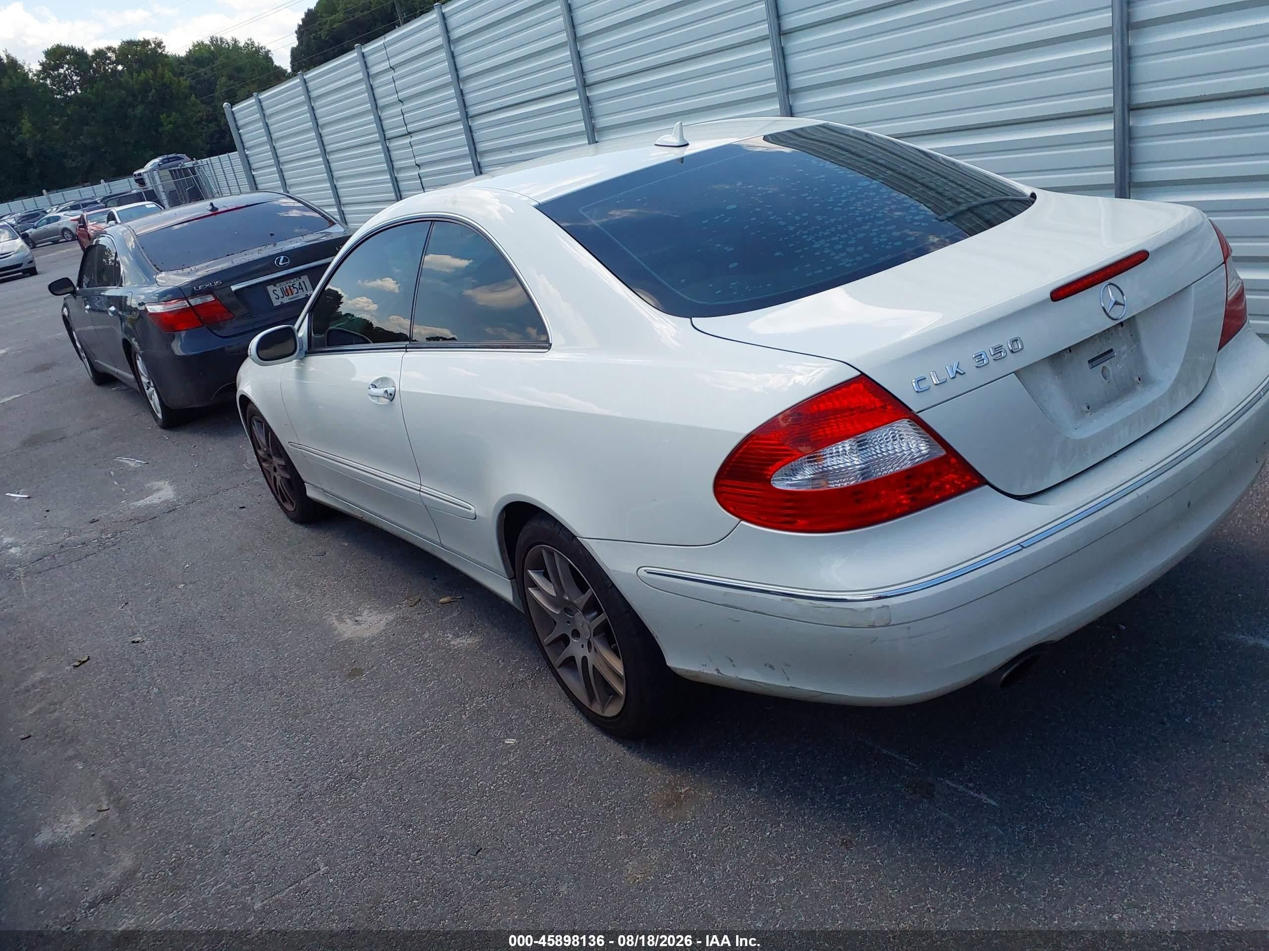 2009 Mercedes-benz Clk 350   White vin: WDBTJ56HX9F265246