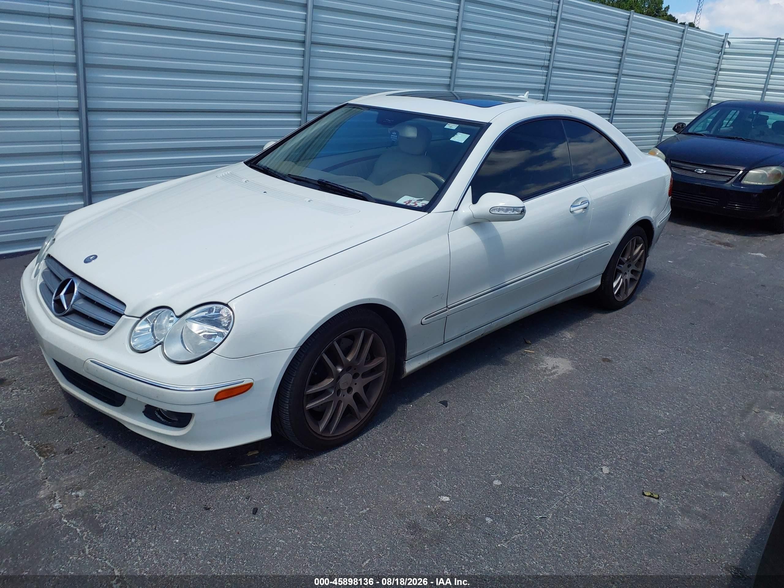 2009 Mercedes-benz Clk 350   White vin: WDBTJ56HX9F265246