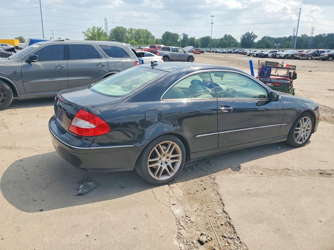 2009 Mercedes-benz Clk 350 Black vin: WDBTJ56HX9F268308