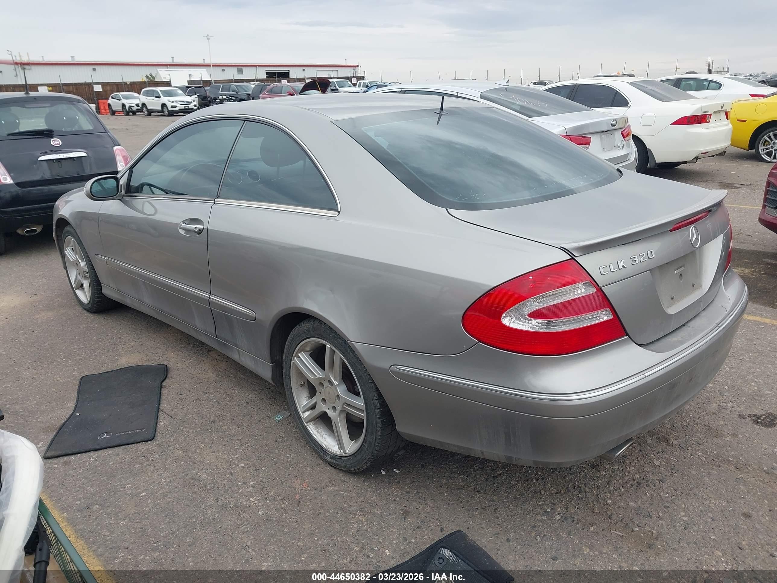 2005 Mercedes-benz Clk 320   Gray vin: WDBTJ65J05F132211