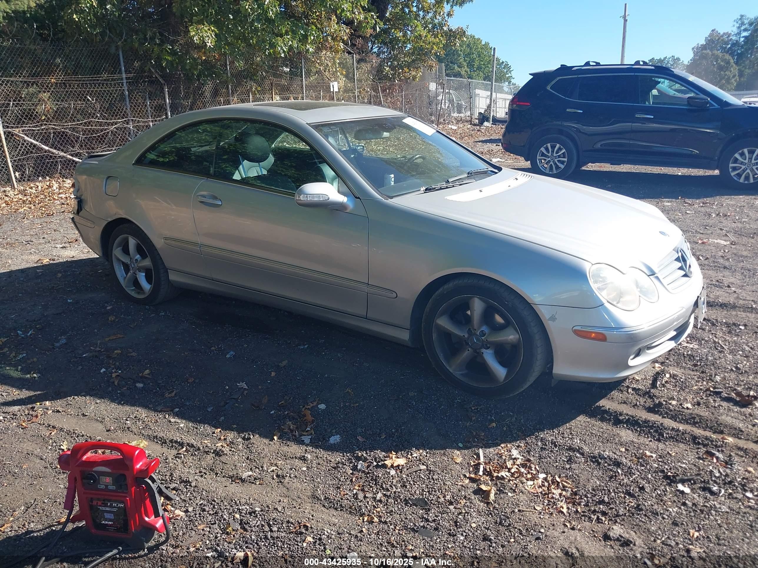 2005 Mercedes-benz Clk 320   Серебряный vin: WDBTJ65J05F143094