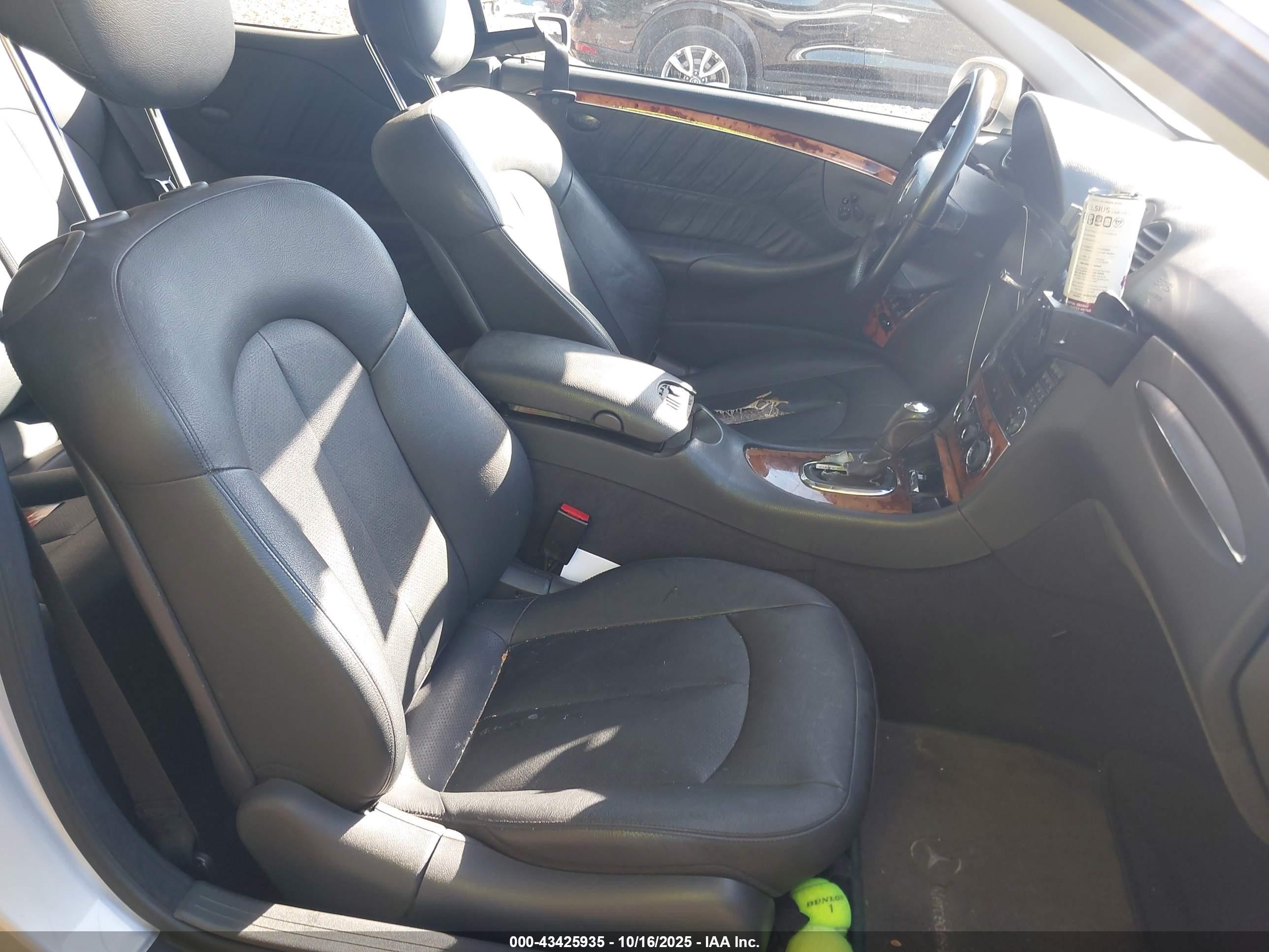 2005 Mercedes-benz Clk 320   Серебряный vin: WDBTJ65J05F143094