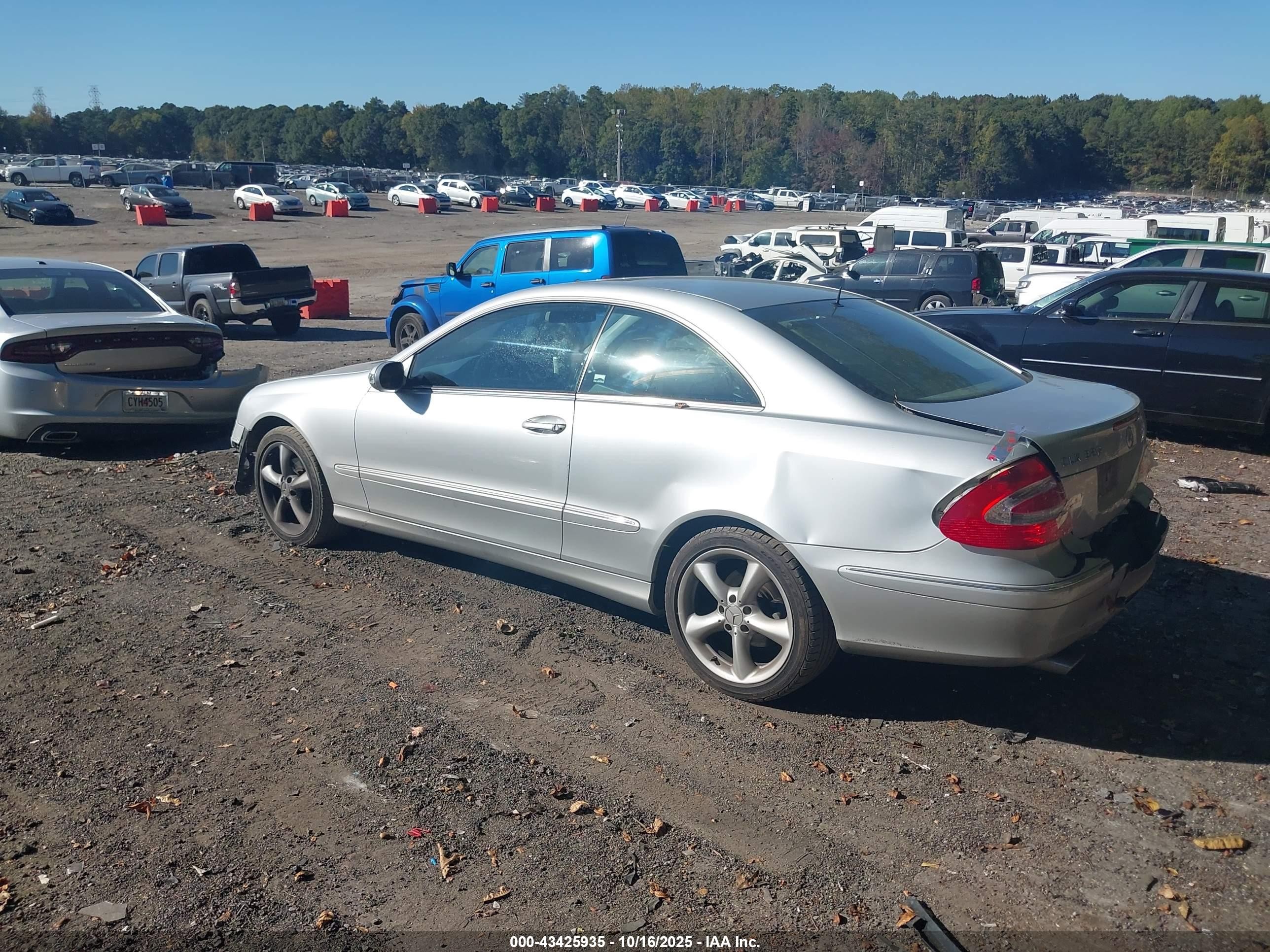 2005 Mercedes-benz Clk 320   Серебряный vin: WDBTJ65J05F143094