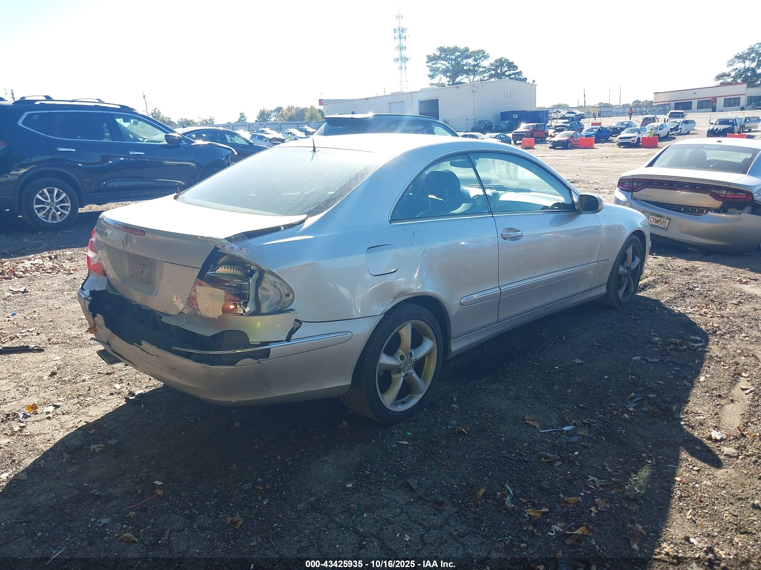 2005 Mercedes-benz Clk 320   Серебряный vin: WDBTJ65J05F143094
