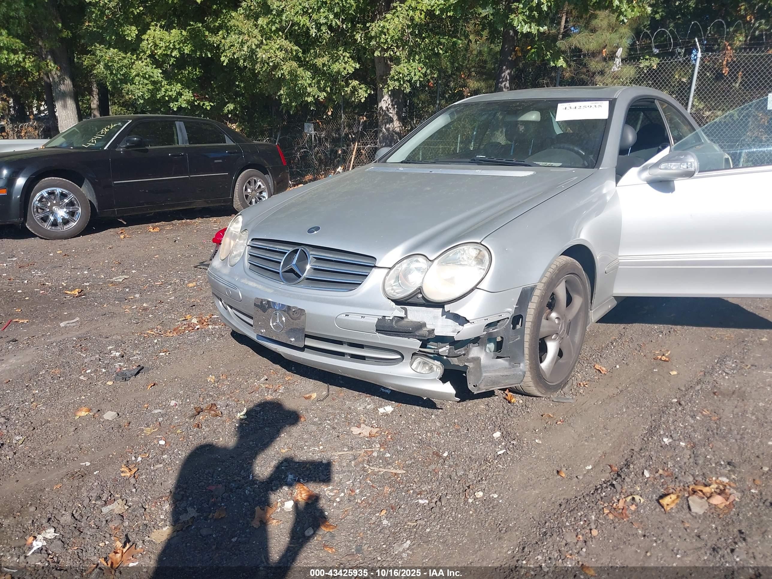 2005 Mercedes-benz Clk 320   Серебряный vin: WDBTJ65J05F143094
