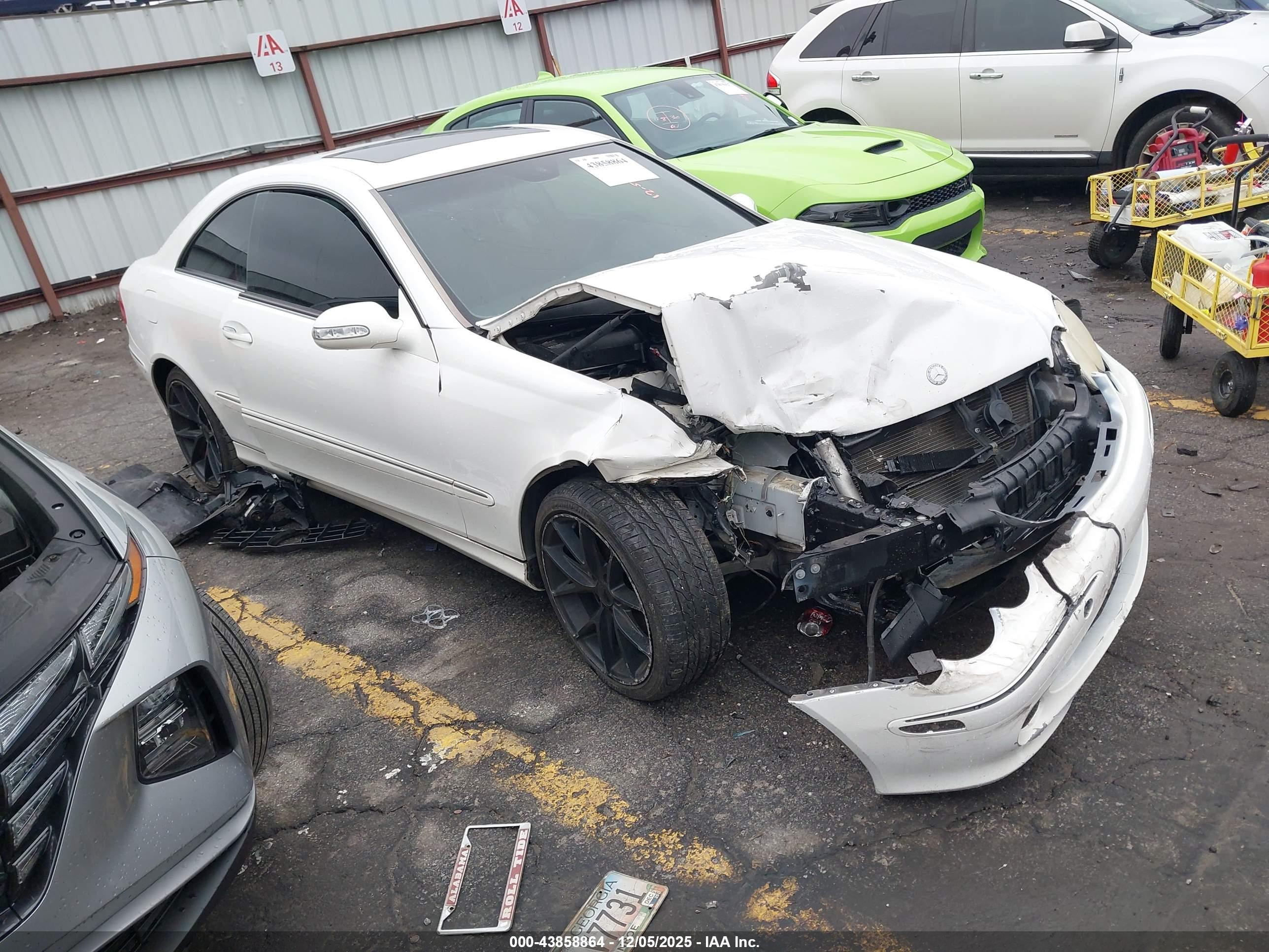 2003 Mercedes-benz Clk 320   White vin: WDBTJ65J23F042524