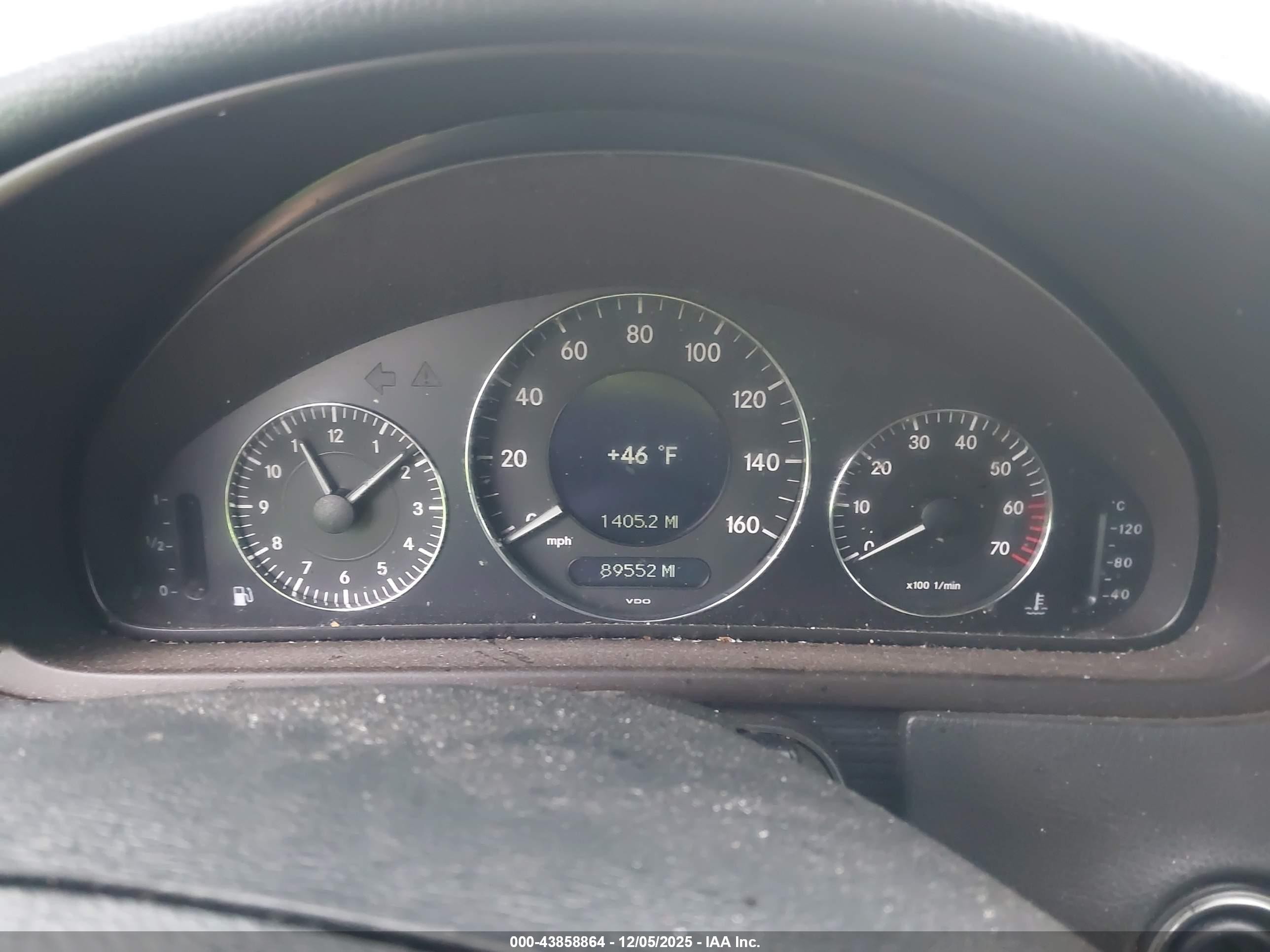 2003 Mercedes-benz Clk 320   White vin: WDBTJ65J23F042524
