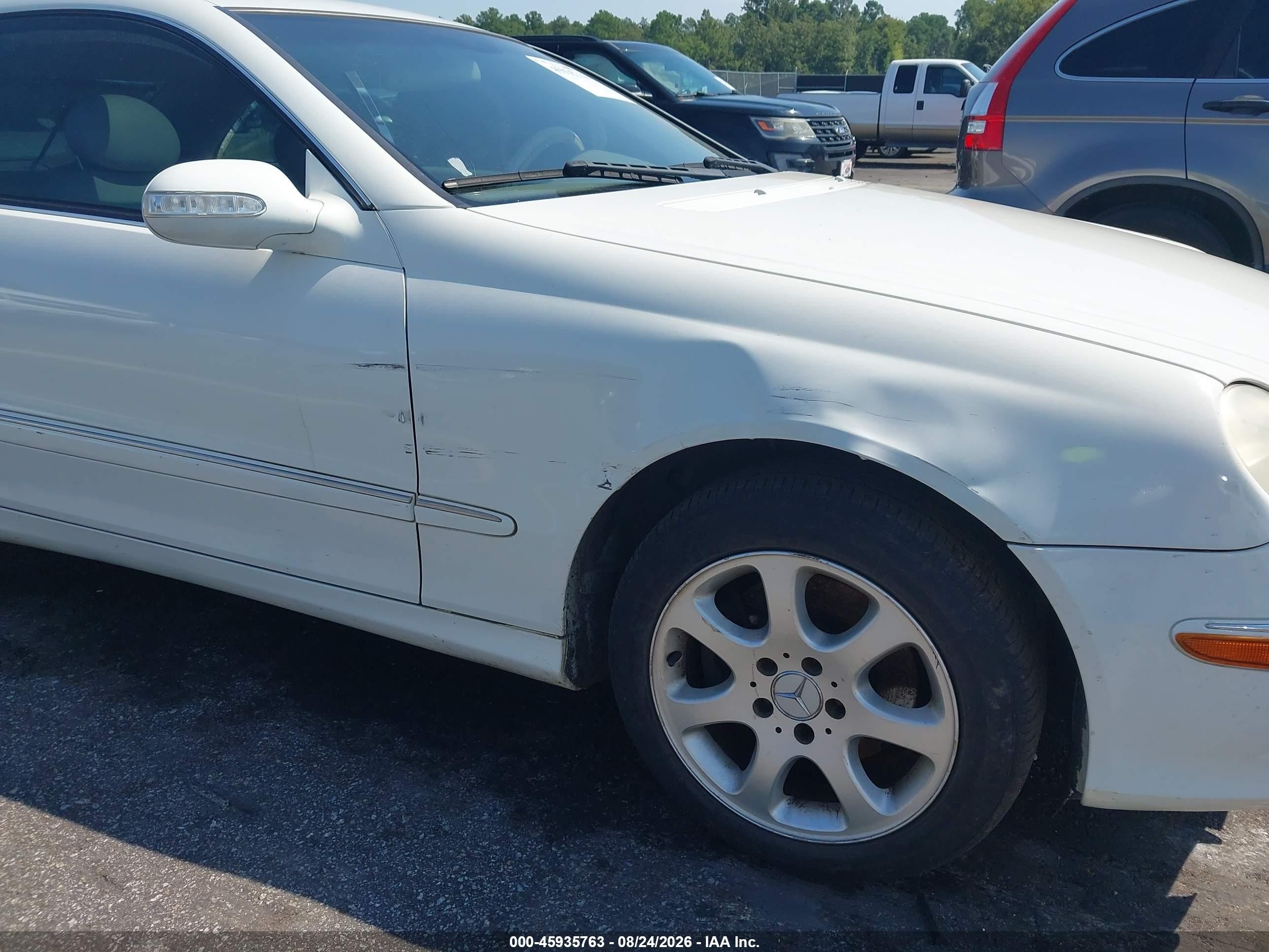 2004 Mercedes-benz Clk 320   White vin: WDBTJ65J24F105610