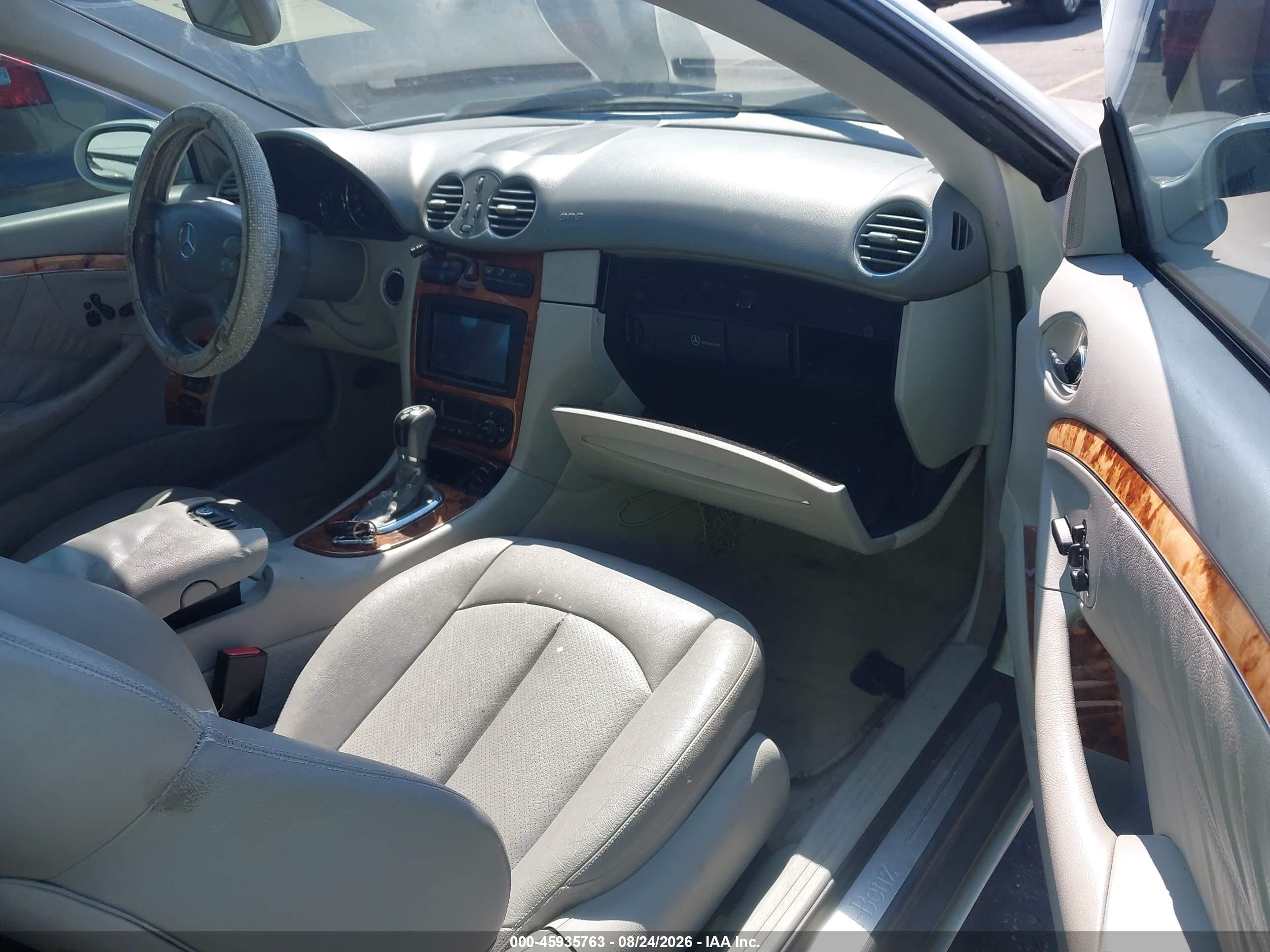 2004 Mercedes-benz Clk 320   White vin: WDBTJ65J24F105610