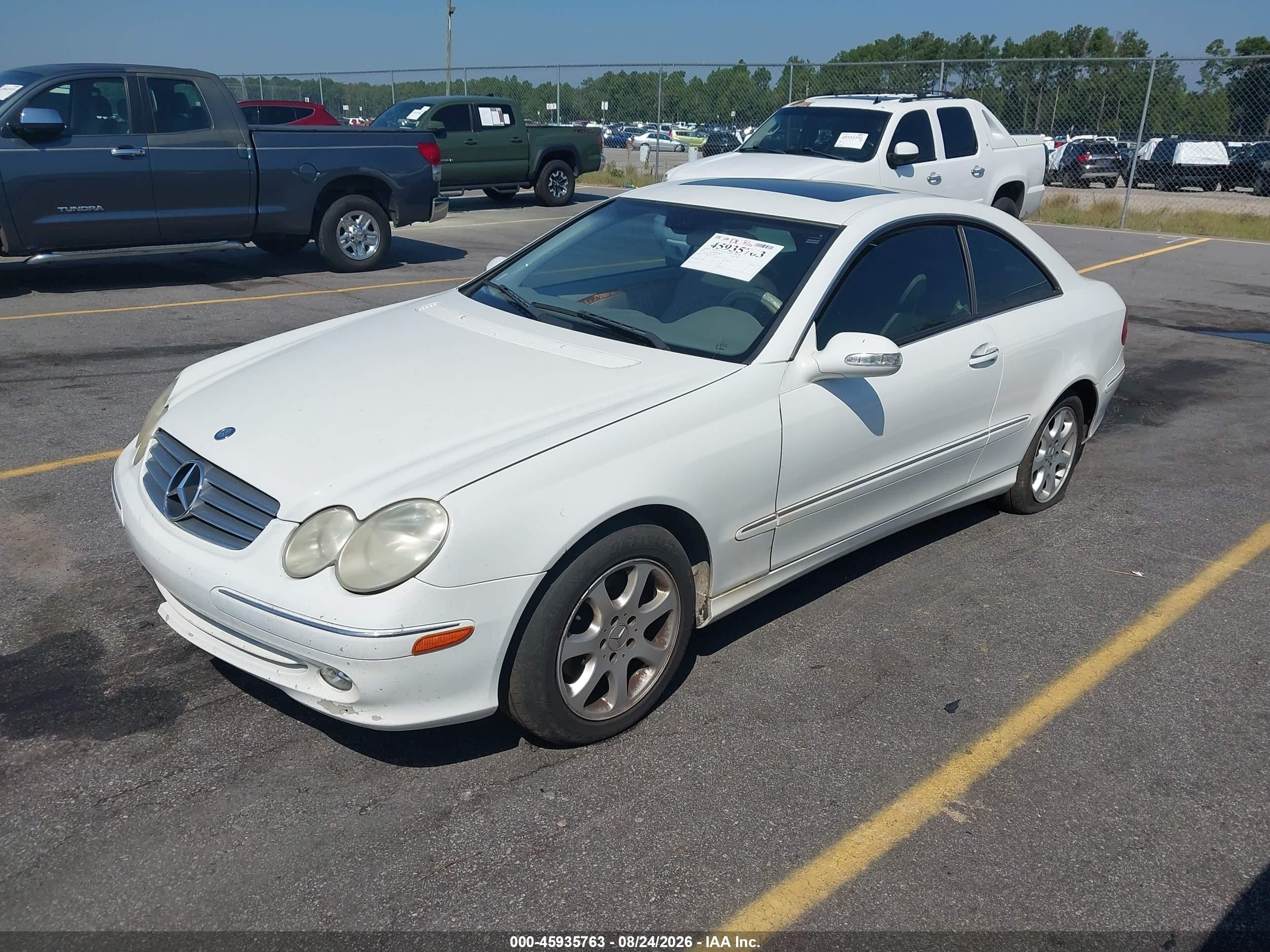 2004 Mercedes-benz Clk 320   White vin: WDBTJ65J24F105610