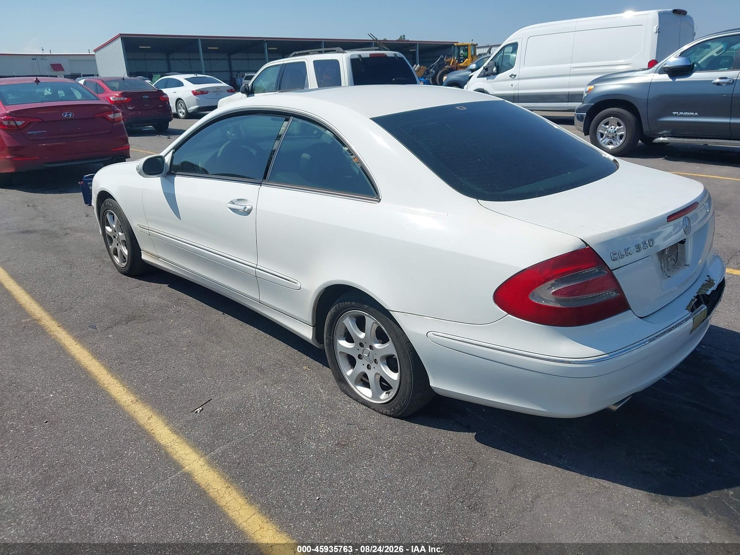 2004 Mercedes-benz Clk 320   White vin: WDBTJ65J24F105610