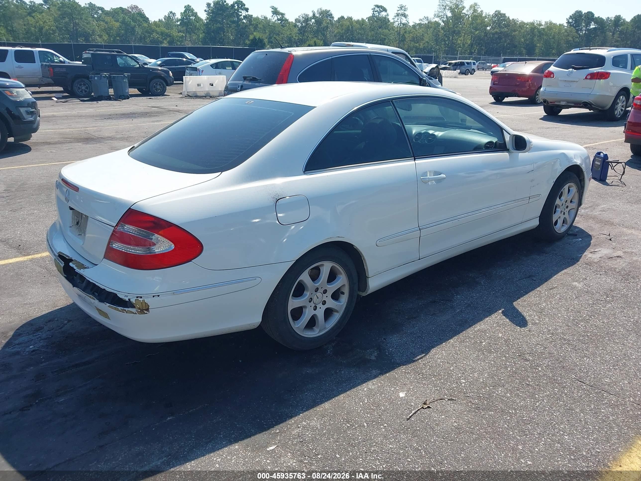 2004 Mercedes-benz Clk 320   White vin: WDBTJ65J24F105610