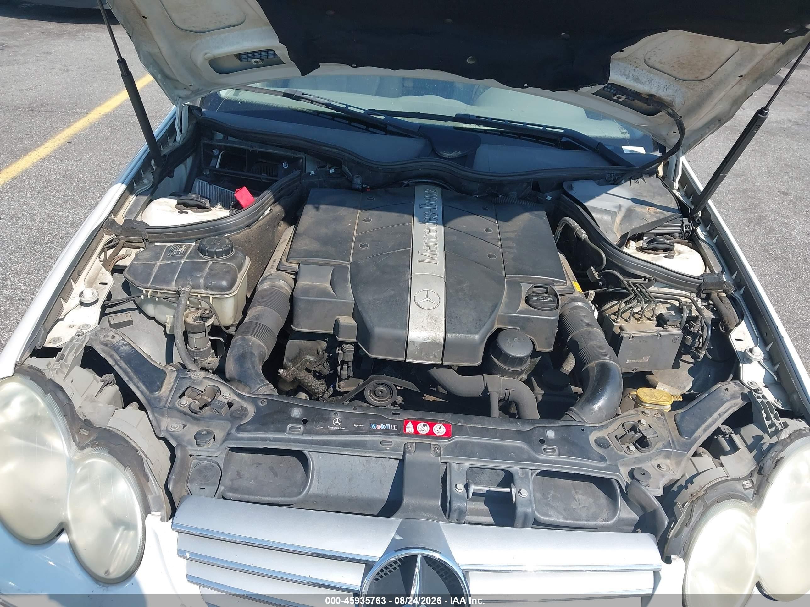 2004 Mercedes-benz Clk 320   White vin: WDBTJ65J24F105610