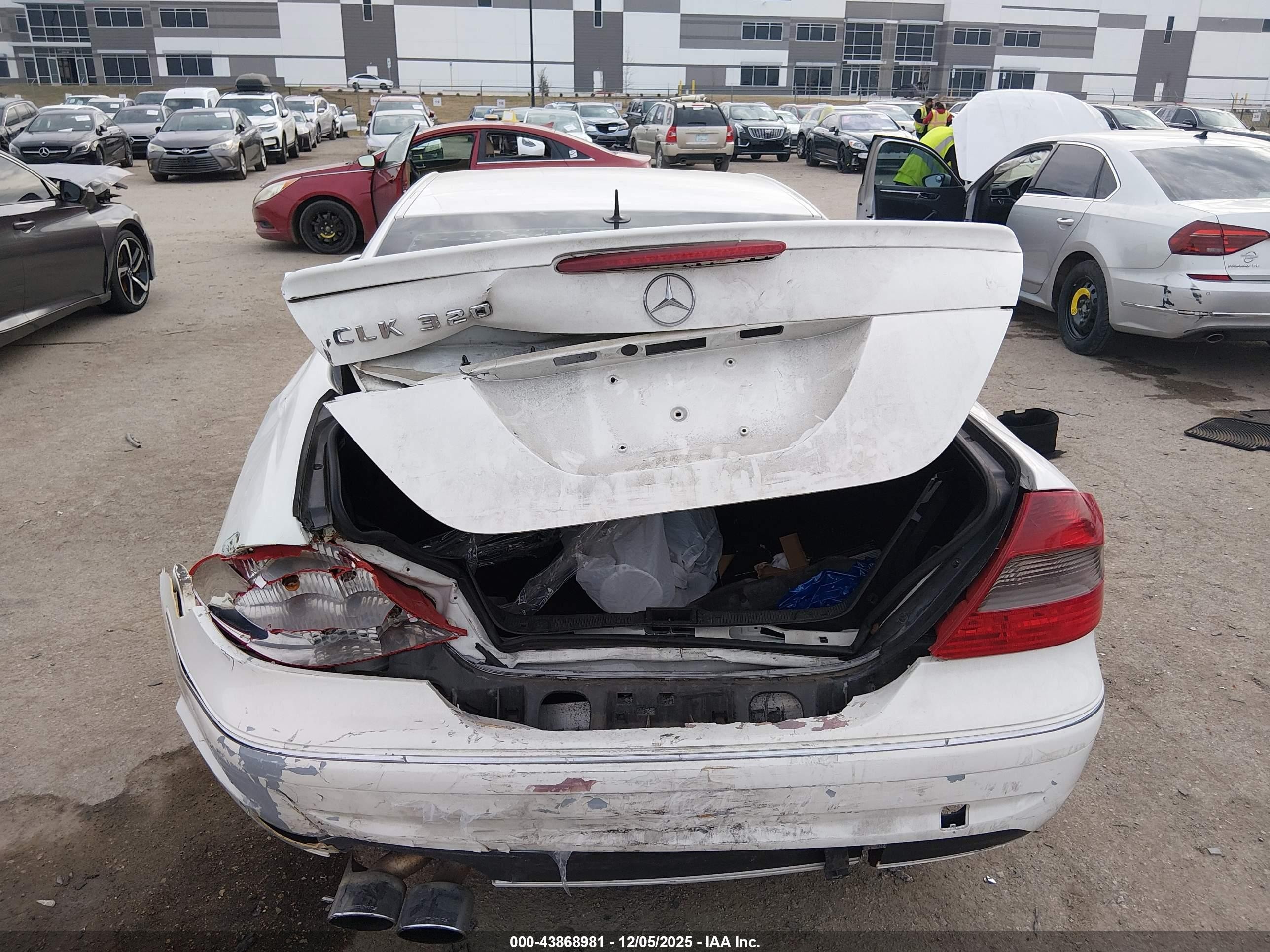 2004 Mercedes-benz Clk 320   White vin: WDBTJ65J34F064971