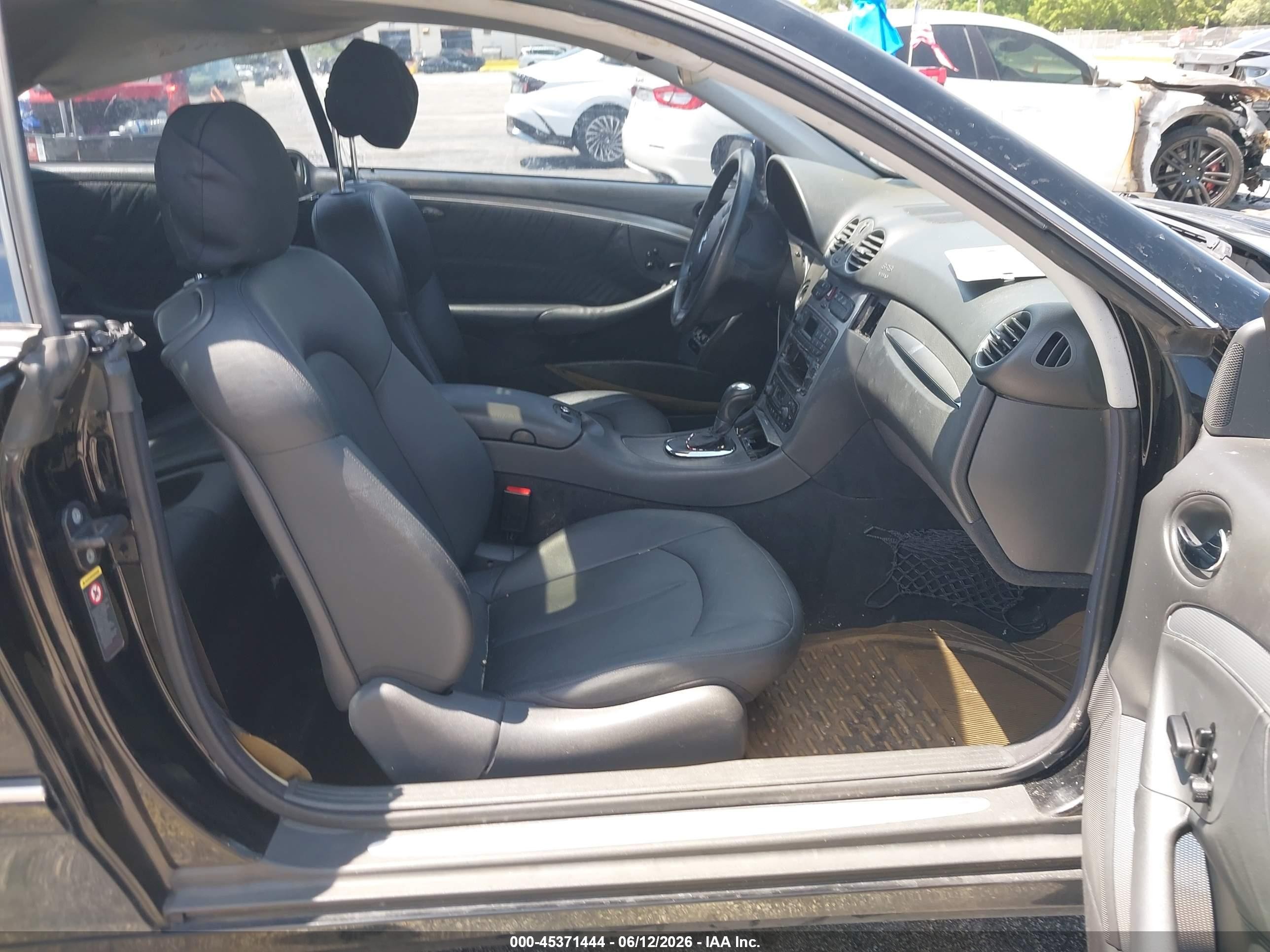2004 Mercedes-benz Clk 320   Black vin: WDBTJ65J34F091099