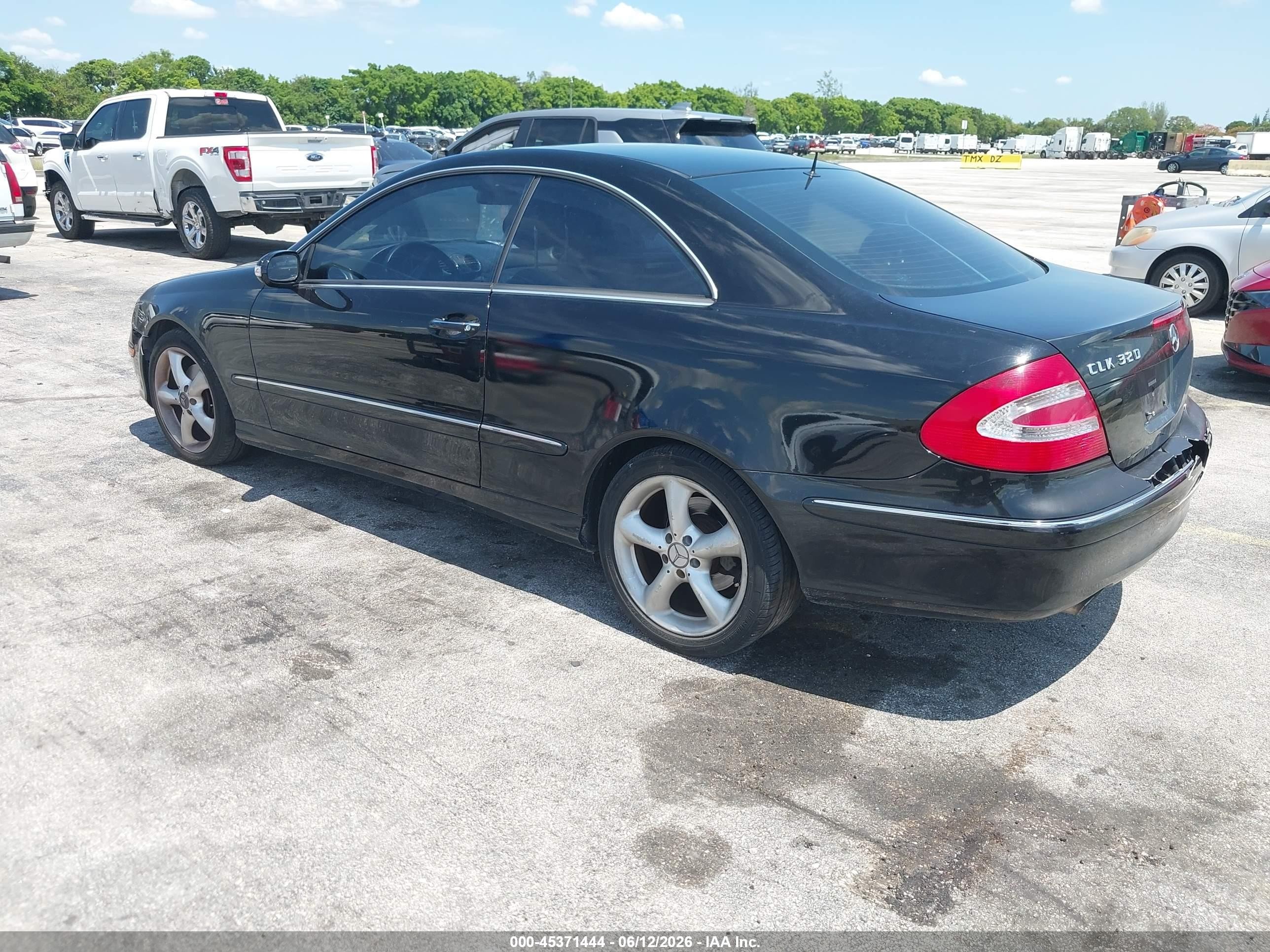 2004 Mercedes-benz Clk 320   Black vin: WDBTJ65J34F091099