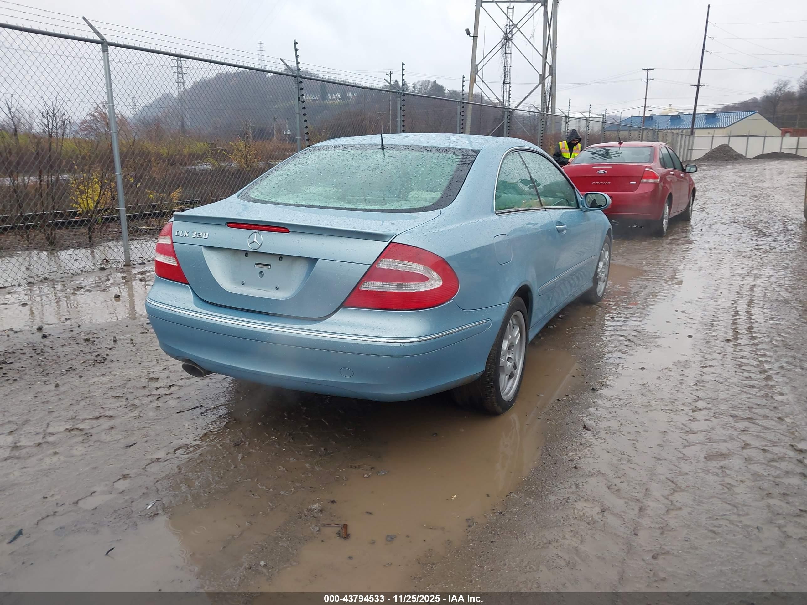 2004 Mercedes-benz Clk 320   Blue vin: WDBTJ65J44F092133
