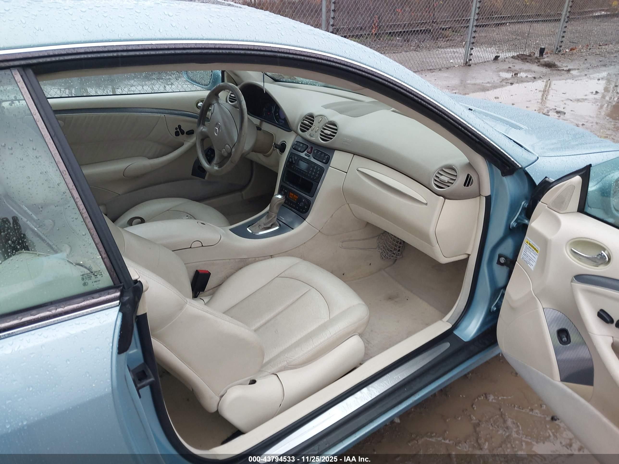 2004 Mercedes-benz Clk 320   Blue vin: WDBTJ65J44F092133