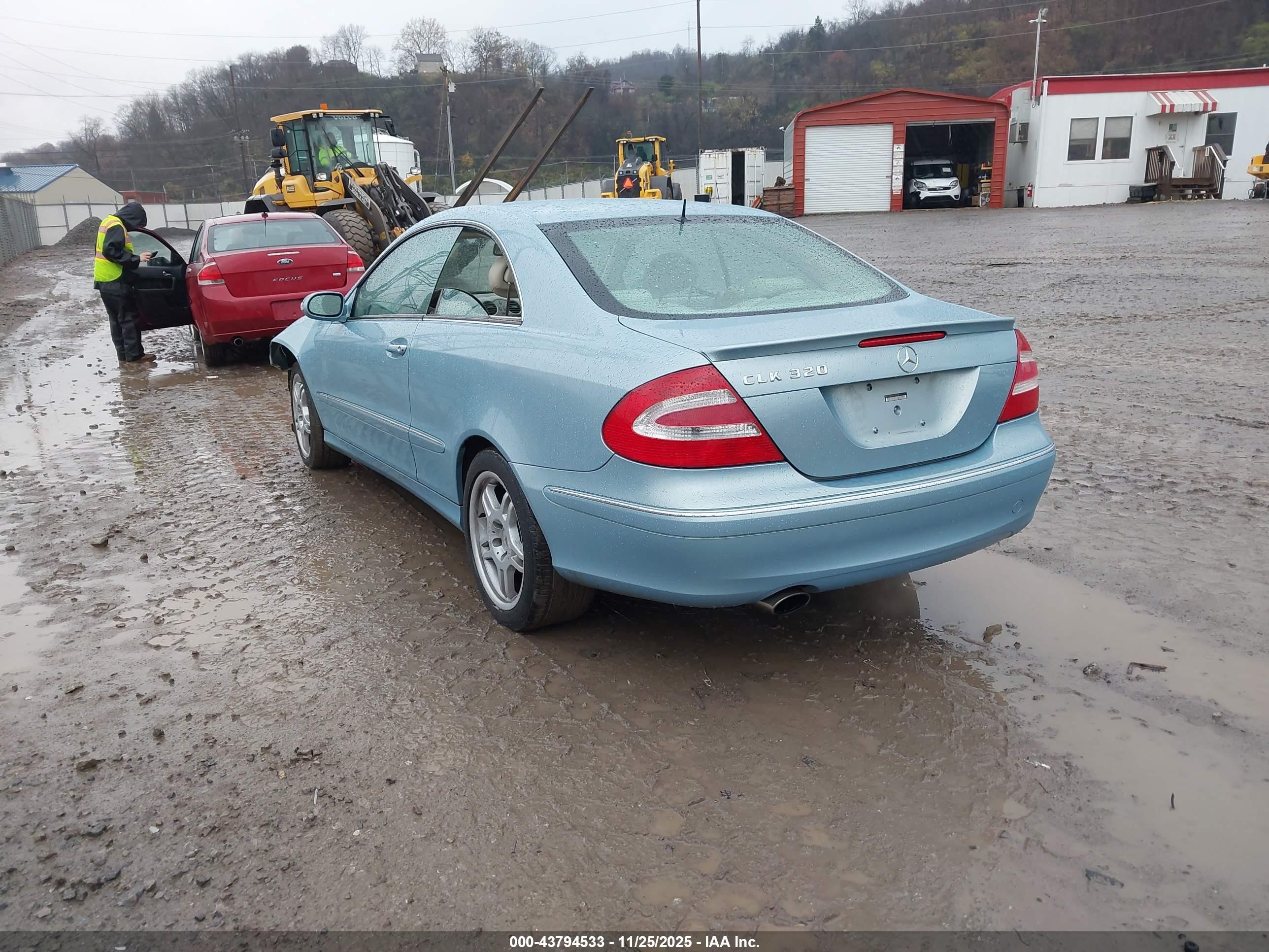 2004 Mercedes-benz Clk 320   Blue vin: WDBTJ65J44F092133