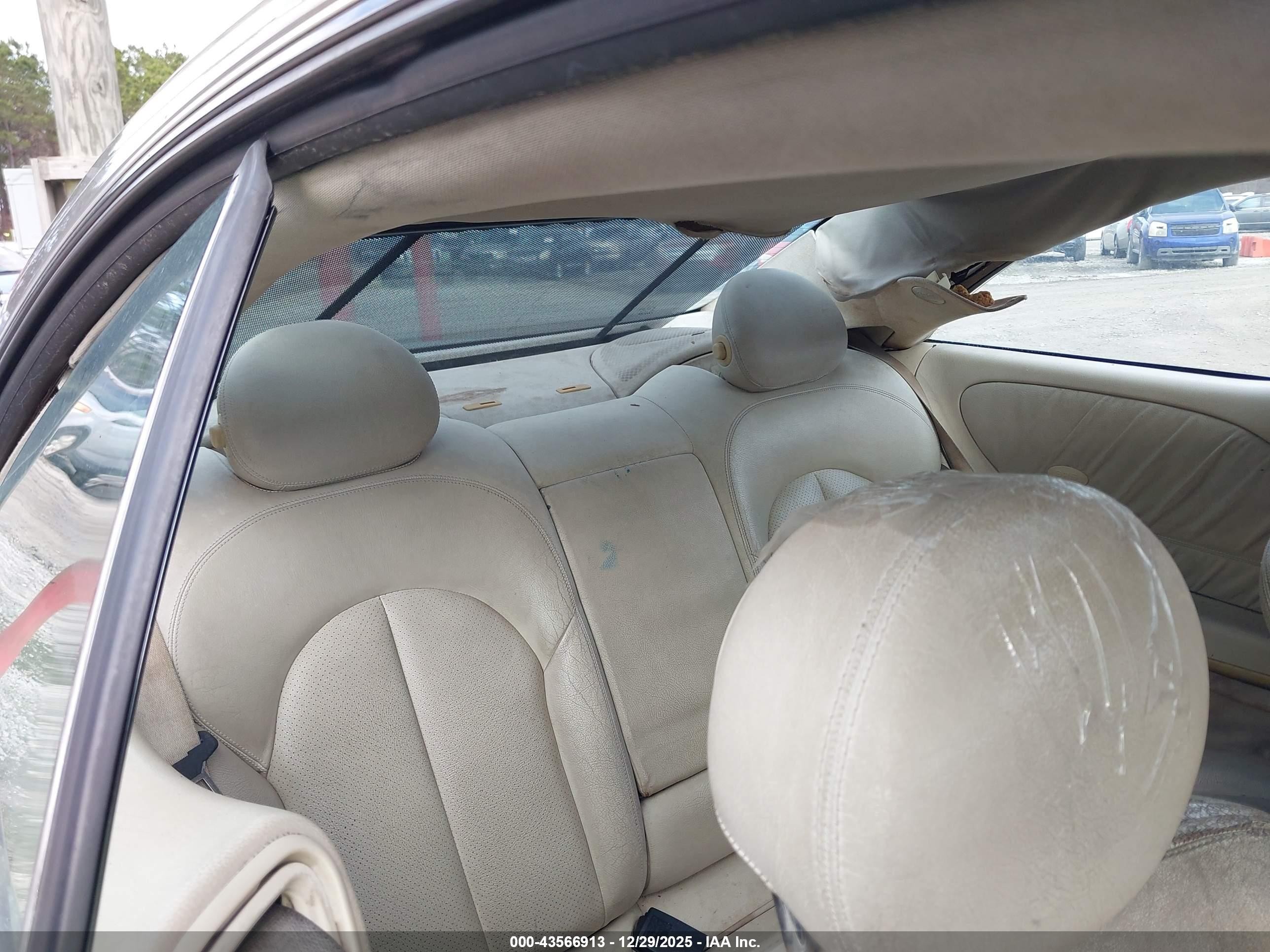 2004 Mercedes-benz Clk 320   Gold vin: WDBTJ65J44F101185