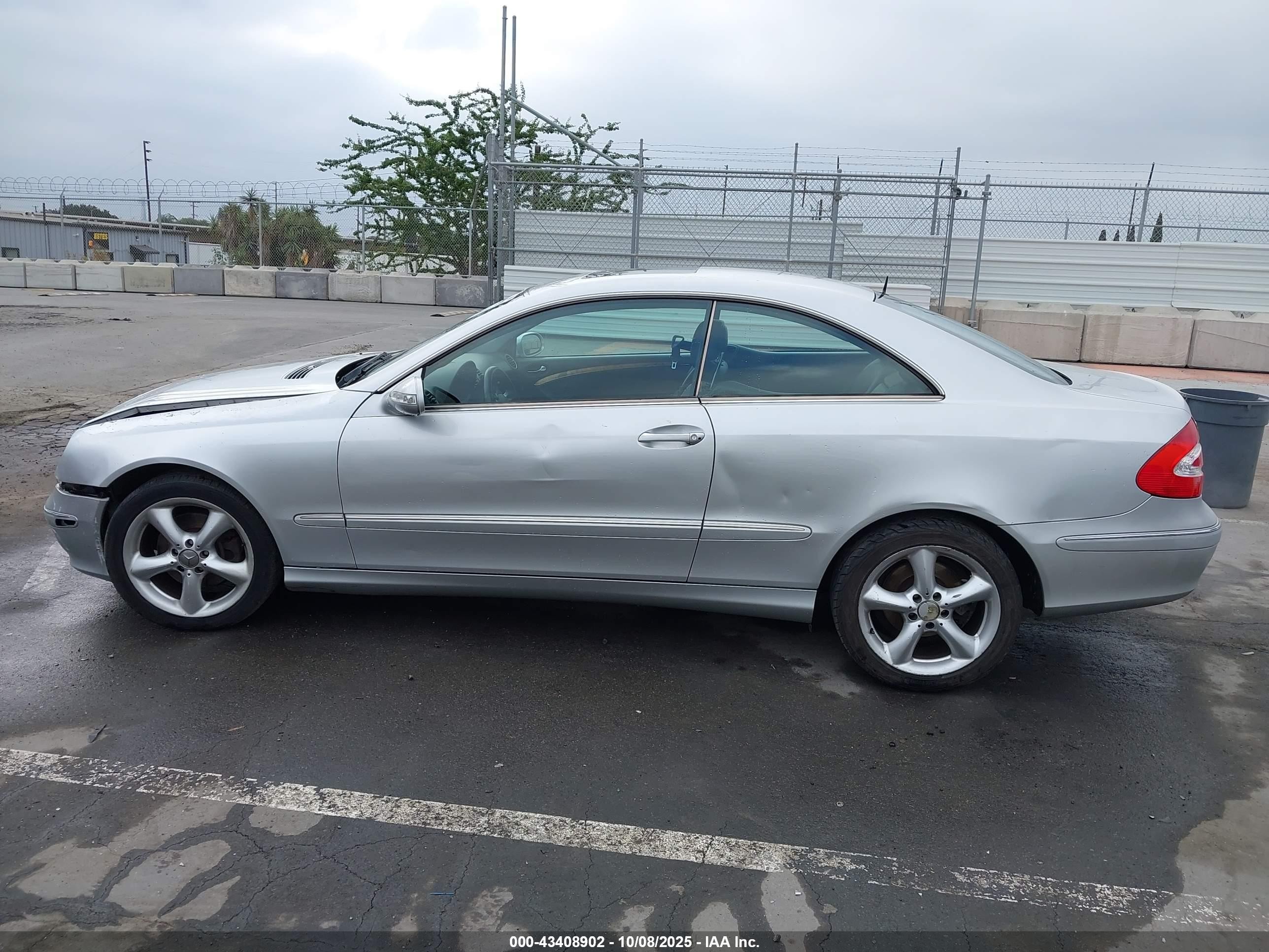 2005 Mercedes-benz Clk 320   Silver vin: WDBTJ65J55F149537