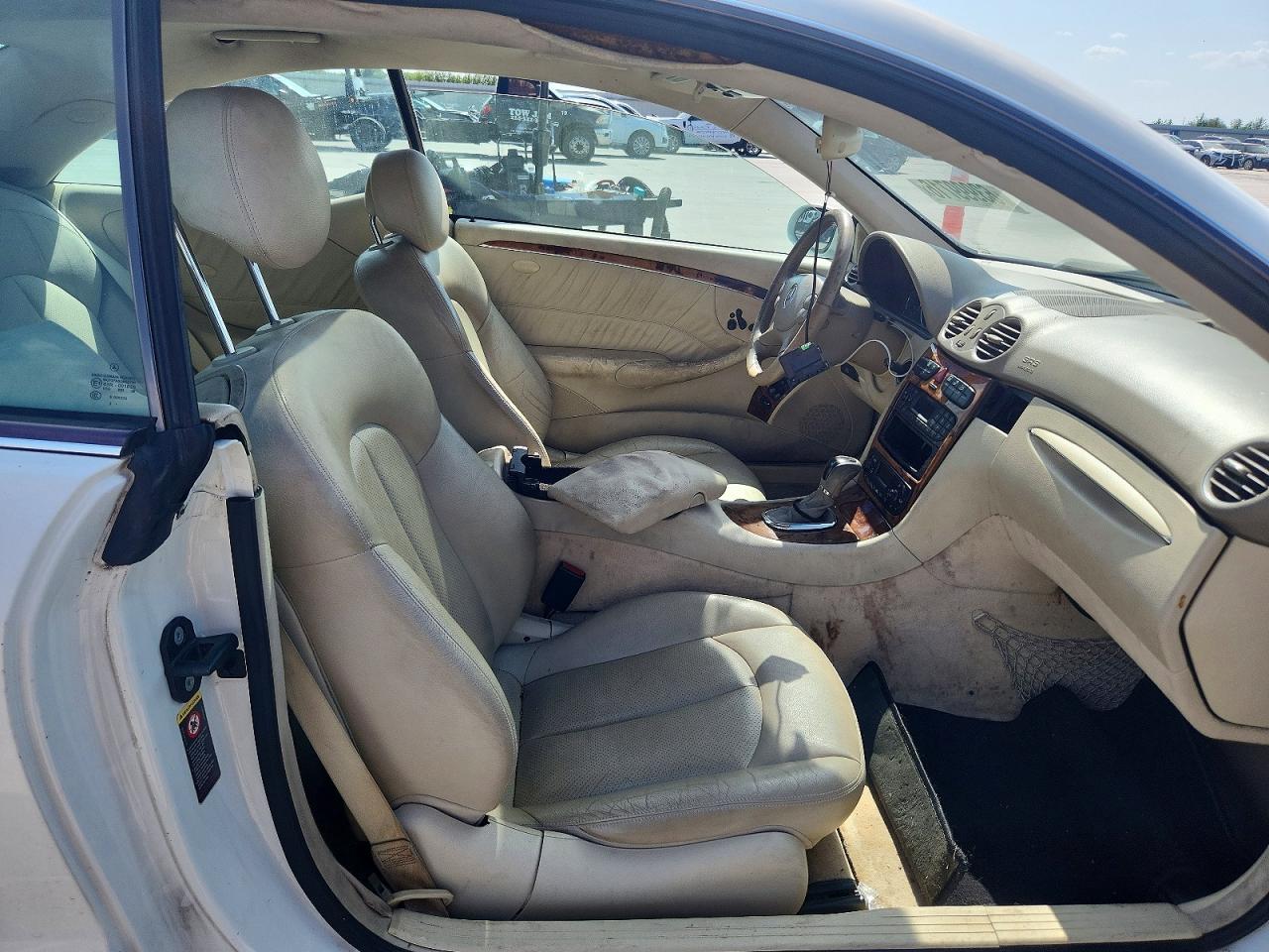 2004 Mercedes-benz Clk 320c White vin: WDBTJ65J64F104766