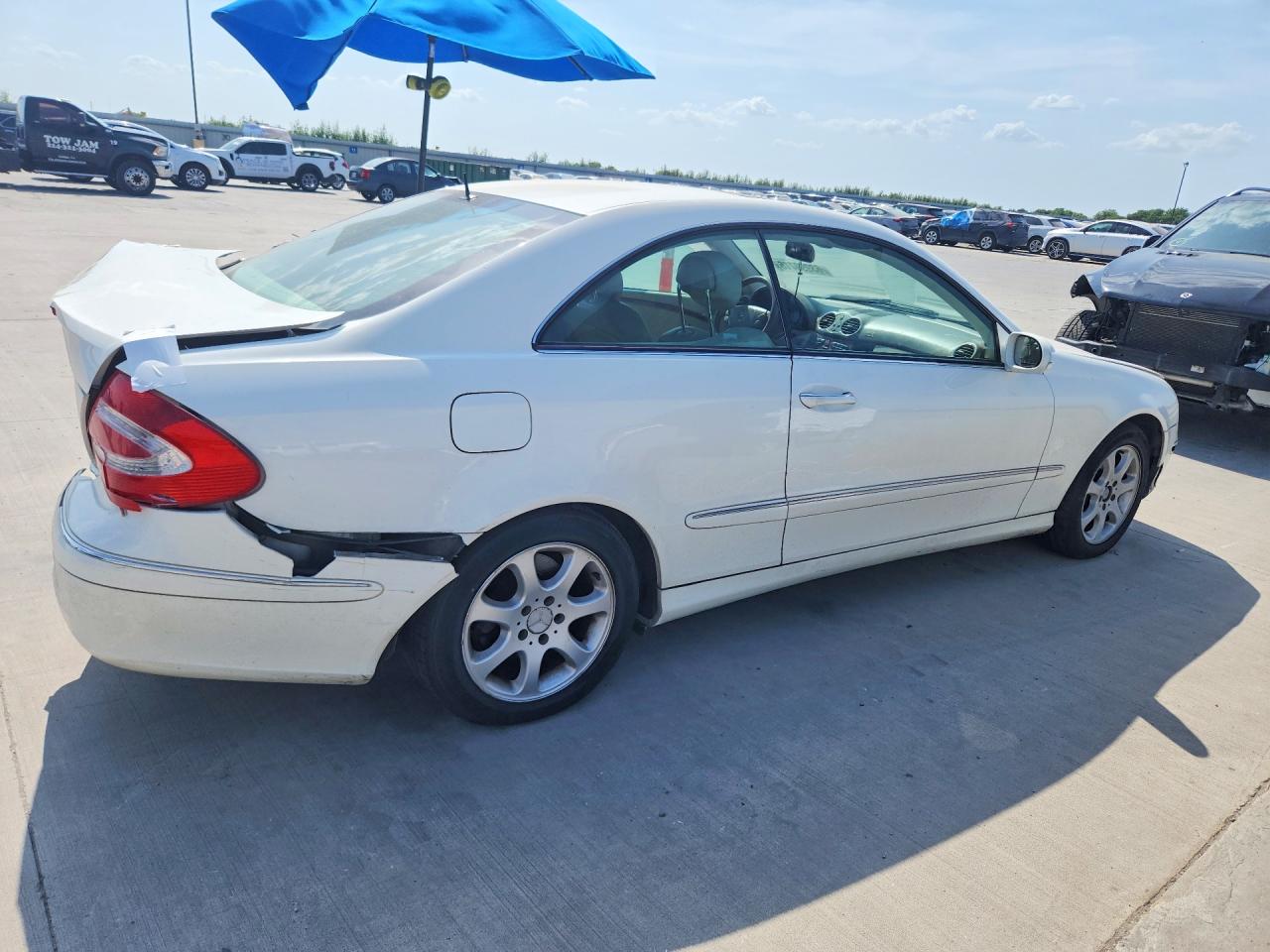 2004 Mercedes-benz Clk 320c White vin: WDBTJ65J64F104766