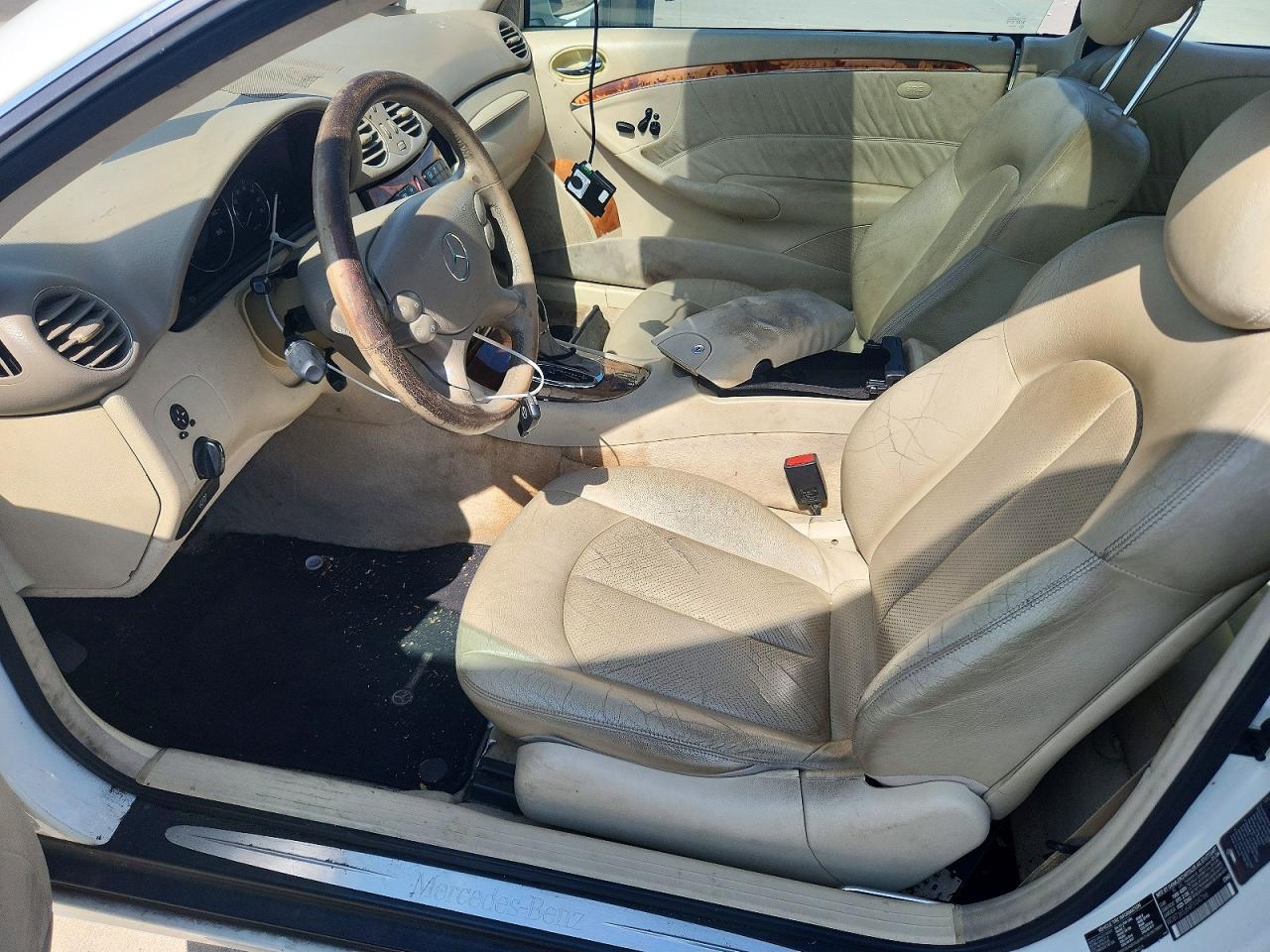 2004 Mercedes-benz Clk 320c White vin: WDBTJ65J64F104766