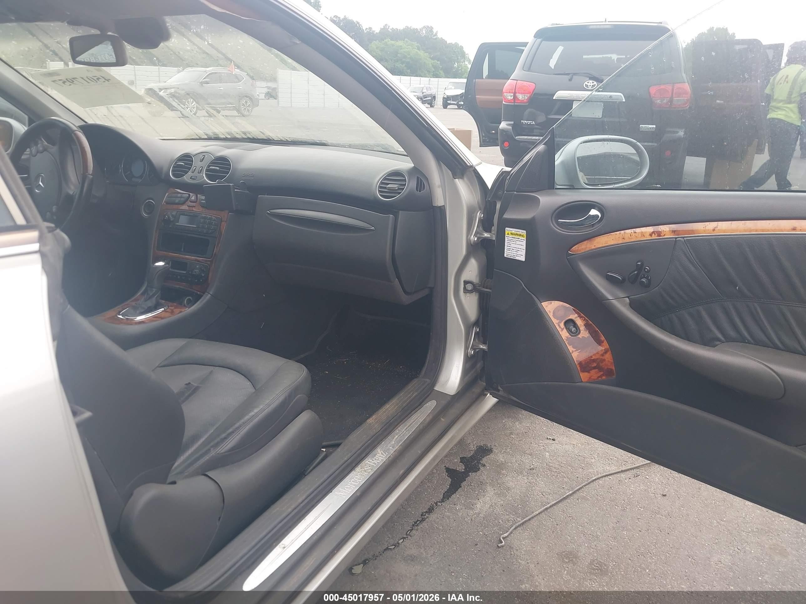 2004 Mercedes-benz Clk 320   Серебряный vin: WDBTJ65J64F109918
