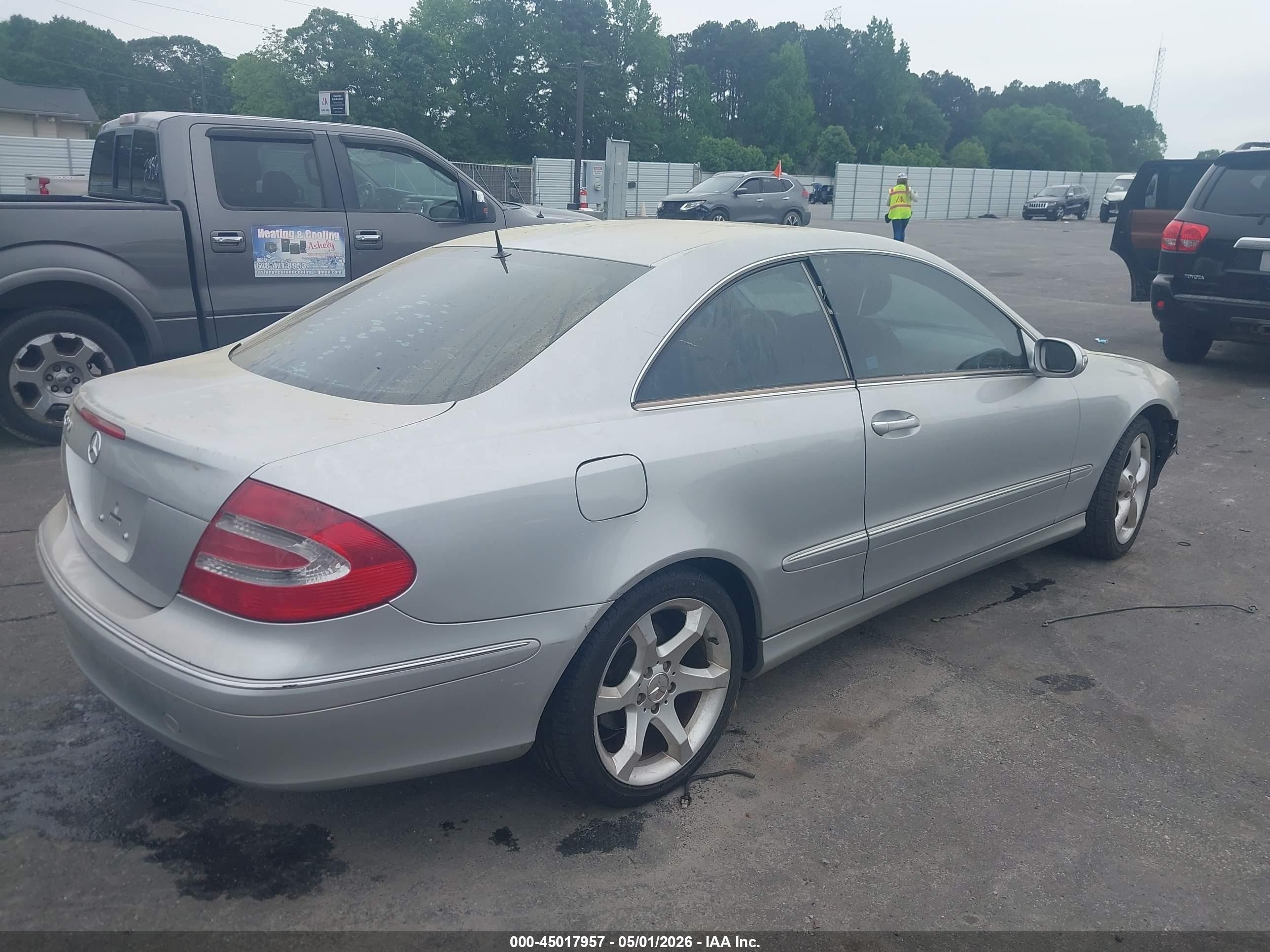 2004 Mercedes-benz Clk 320   Серебряный vin: WDBTJ65J64F109918