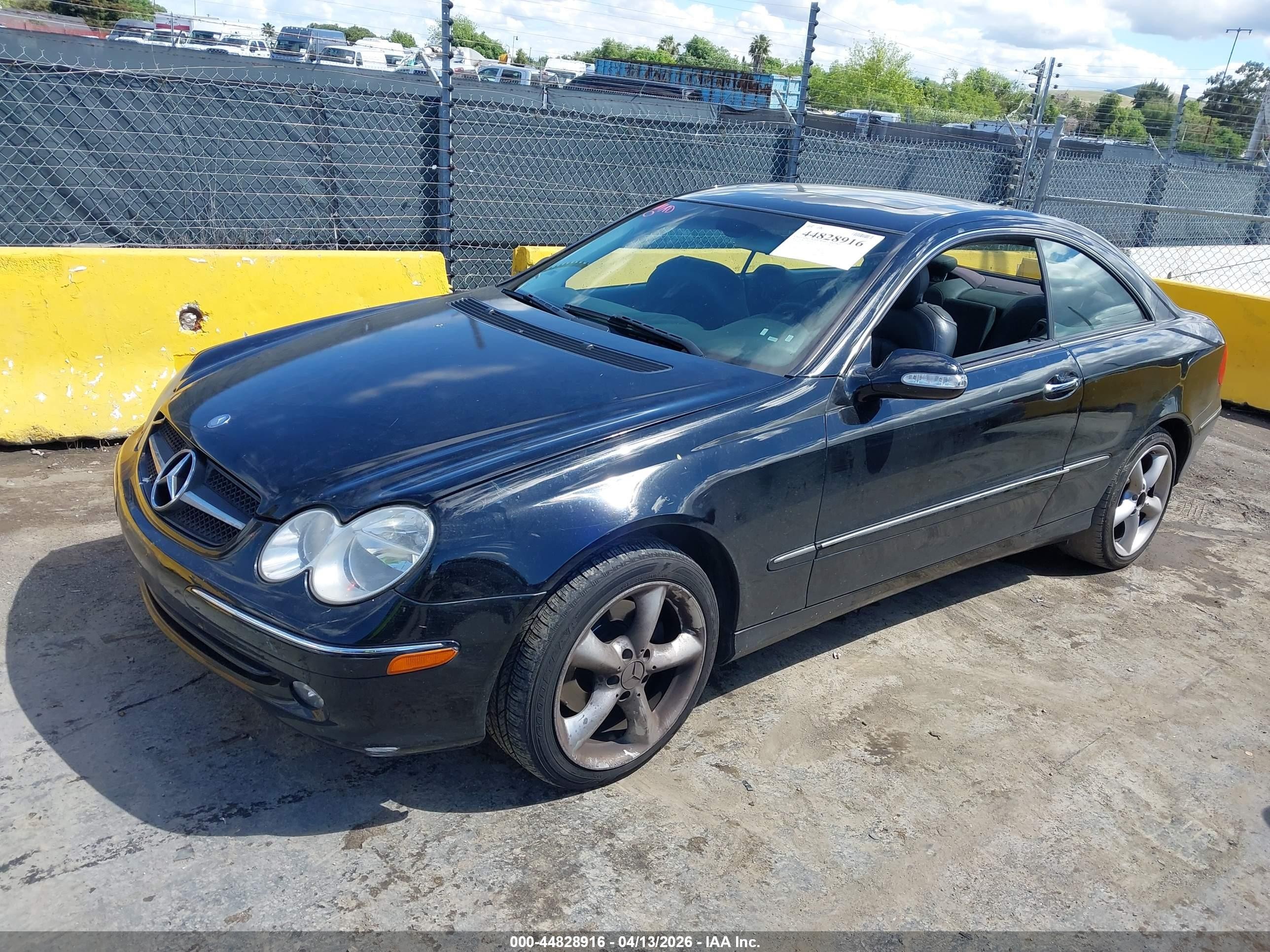 2005 Mercedes-benz Clk 320   Black vin: WDBTJ65J65F162085