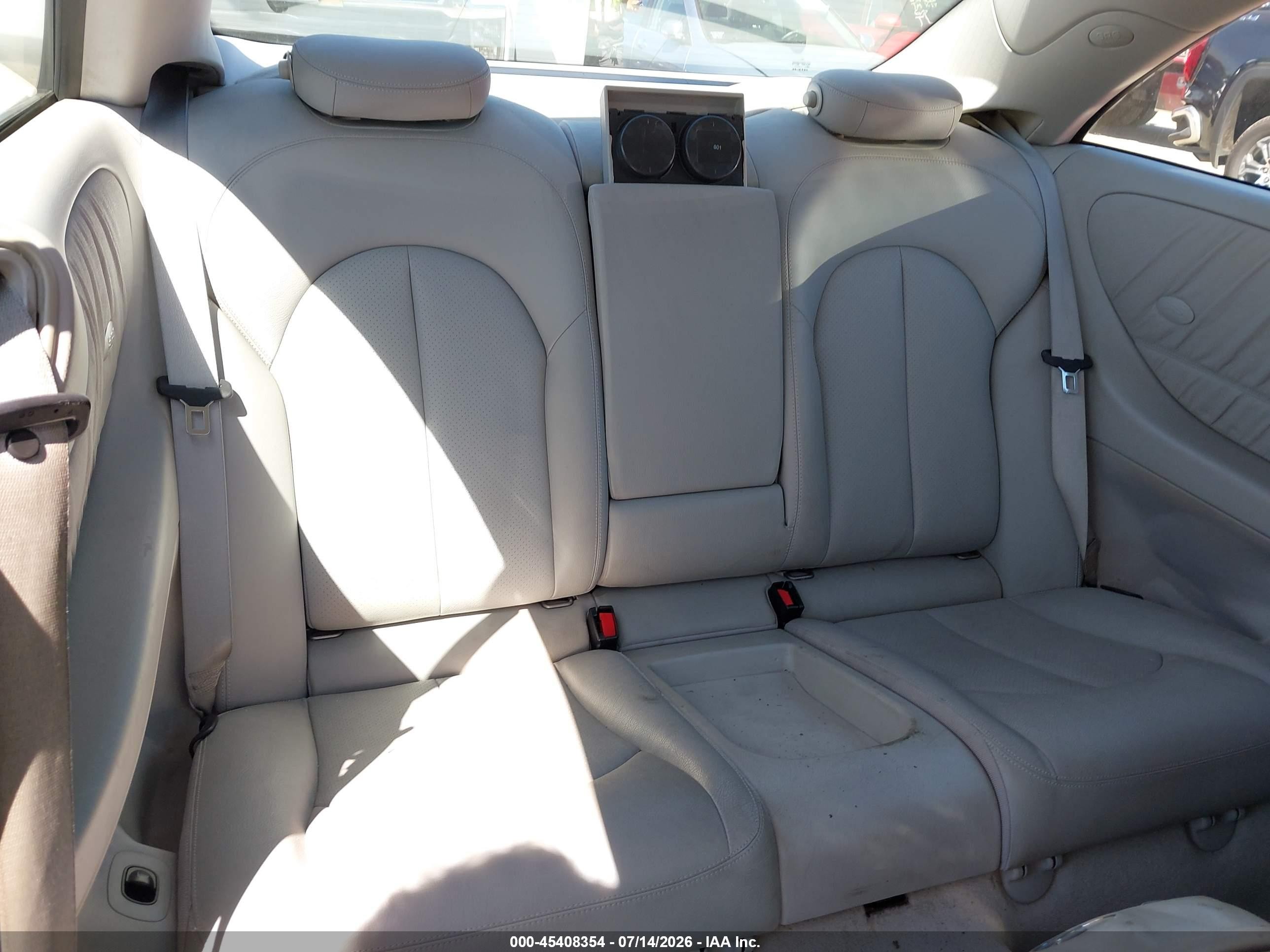 2005 Mercedes-benz Clk 320   Silver vin: WDBTJ65J65F165875