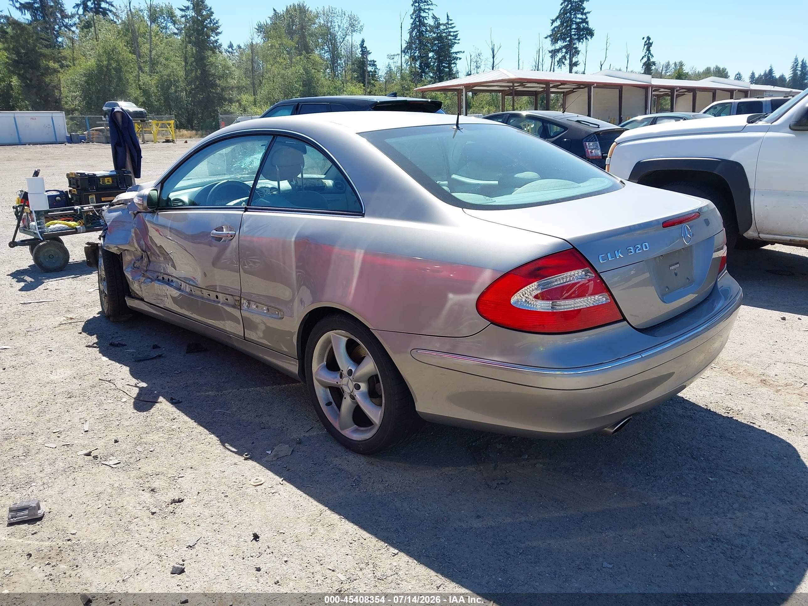 2005 Mercedes-benz Clk 320   Silver vin: WDBTJ65J65F165875