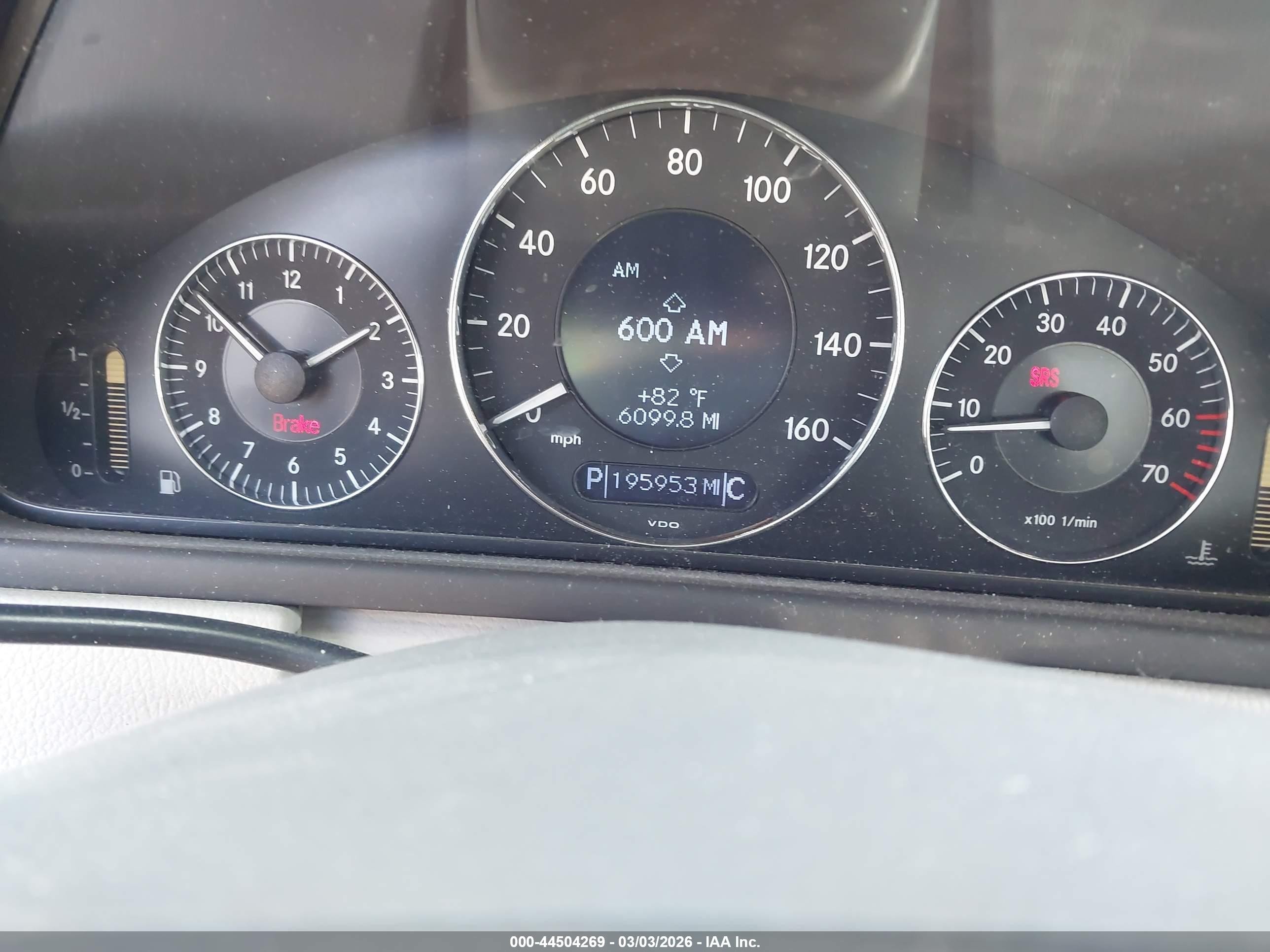 2005 Mercedes-benz Clk 320   Silver vin: WDBTJ65J75F125840