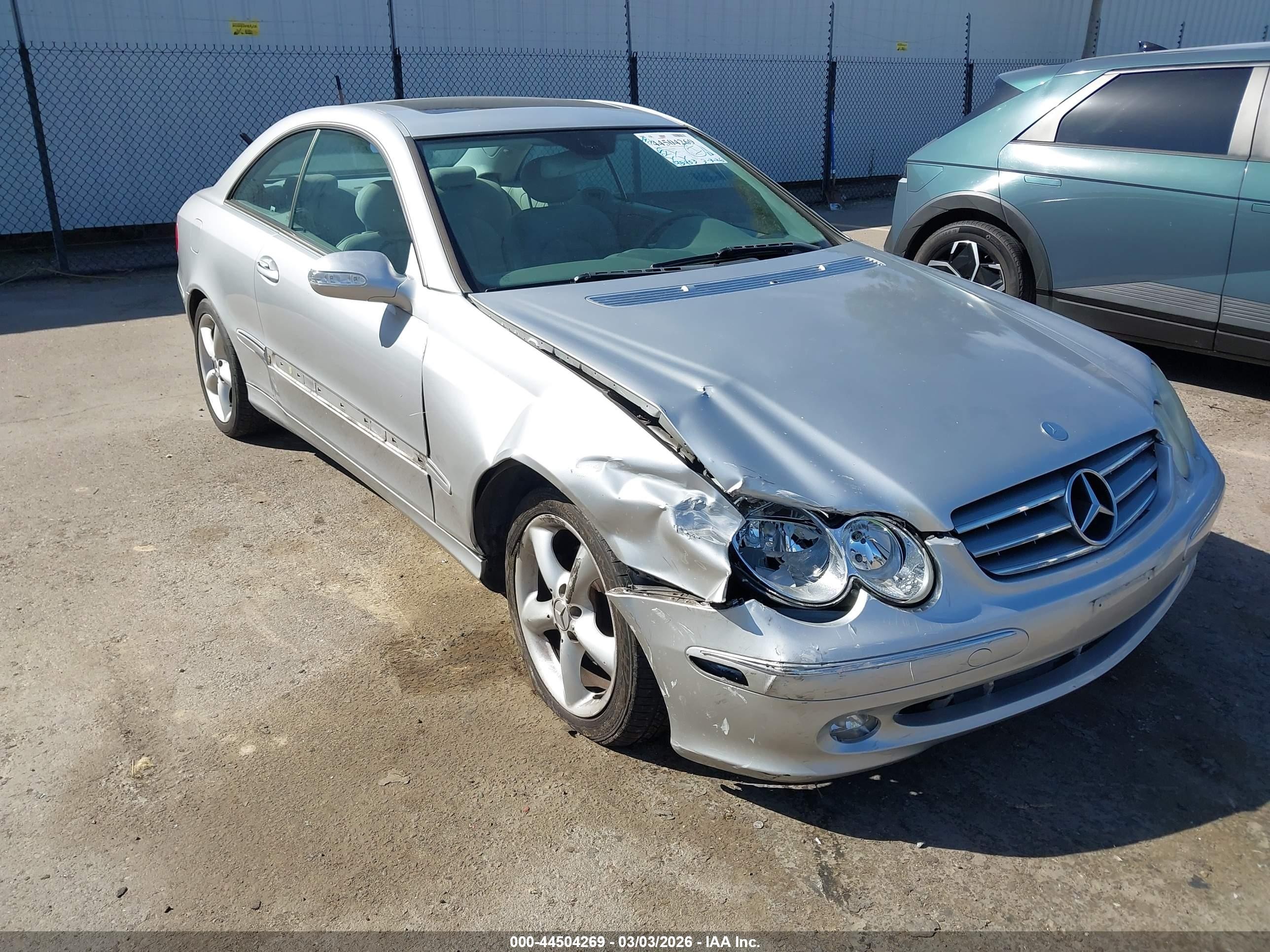 2005 Mercedes-benz Clk 320   Silver vin: WDBTJ65J75F125840