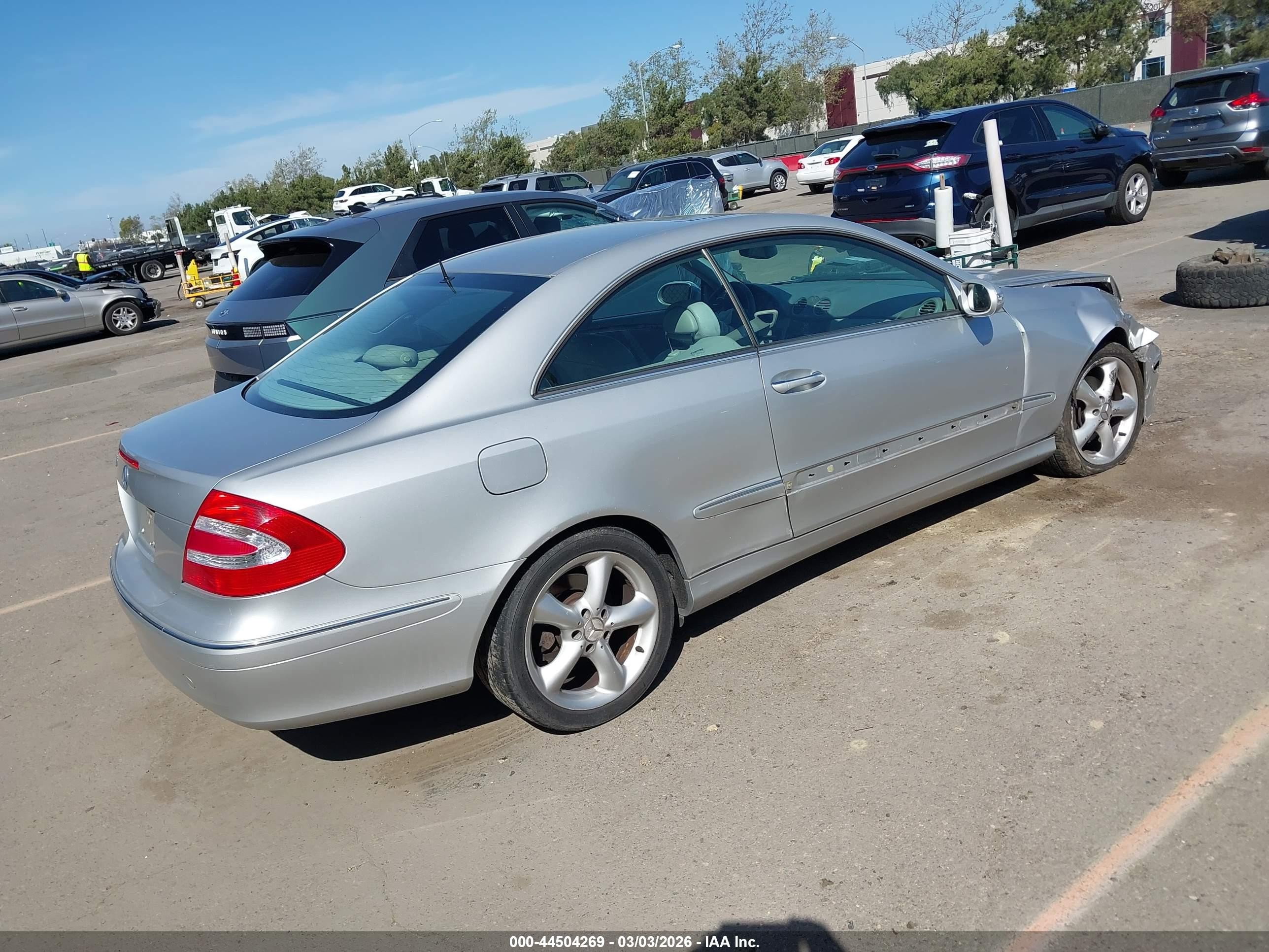 2005 Mercedes-benz Clk 320   Silver vin: WDBTJ65J75F125840