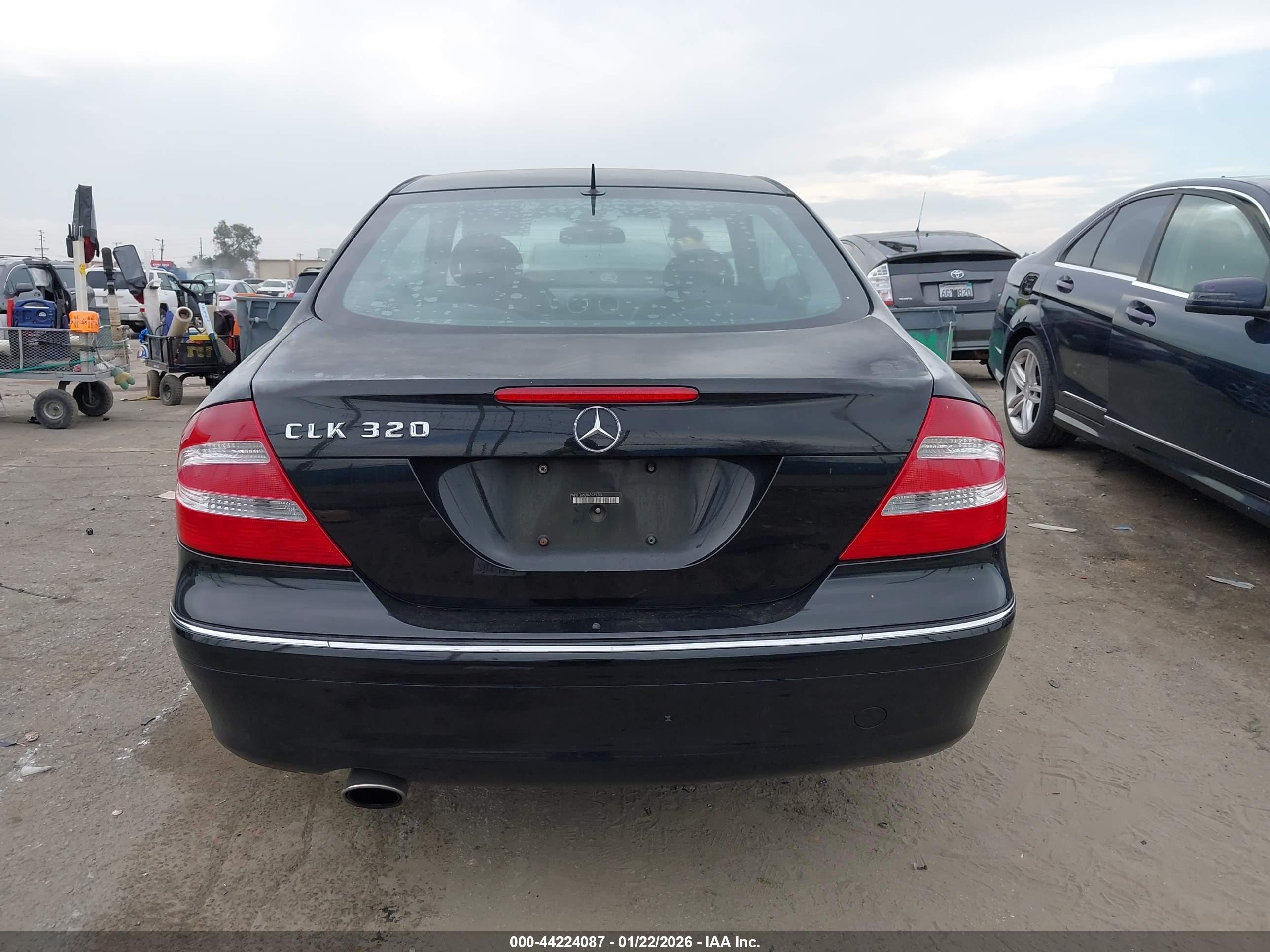 2004 Mercedes-benz Clk 320   Black vin: WDBTJ65J84F079384
