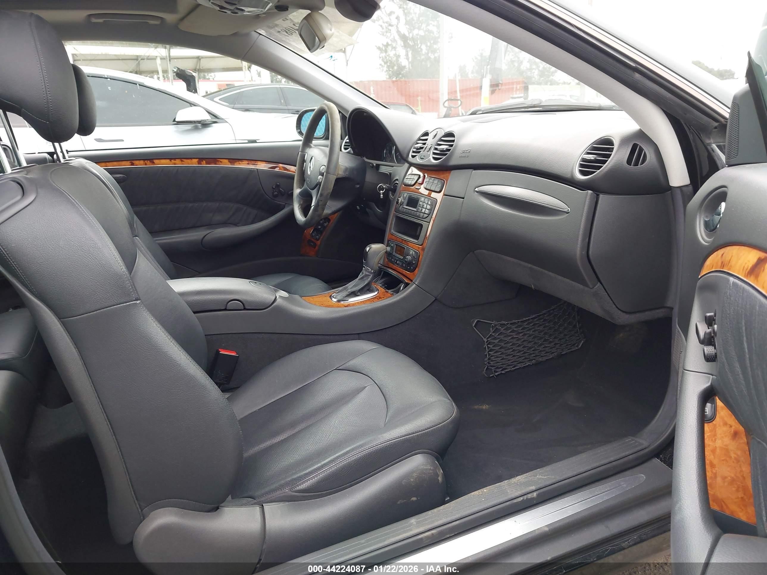 2004 Mercedes-benz Clk 320   Black vin: WDBTJ65J84F079384