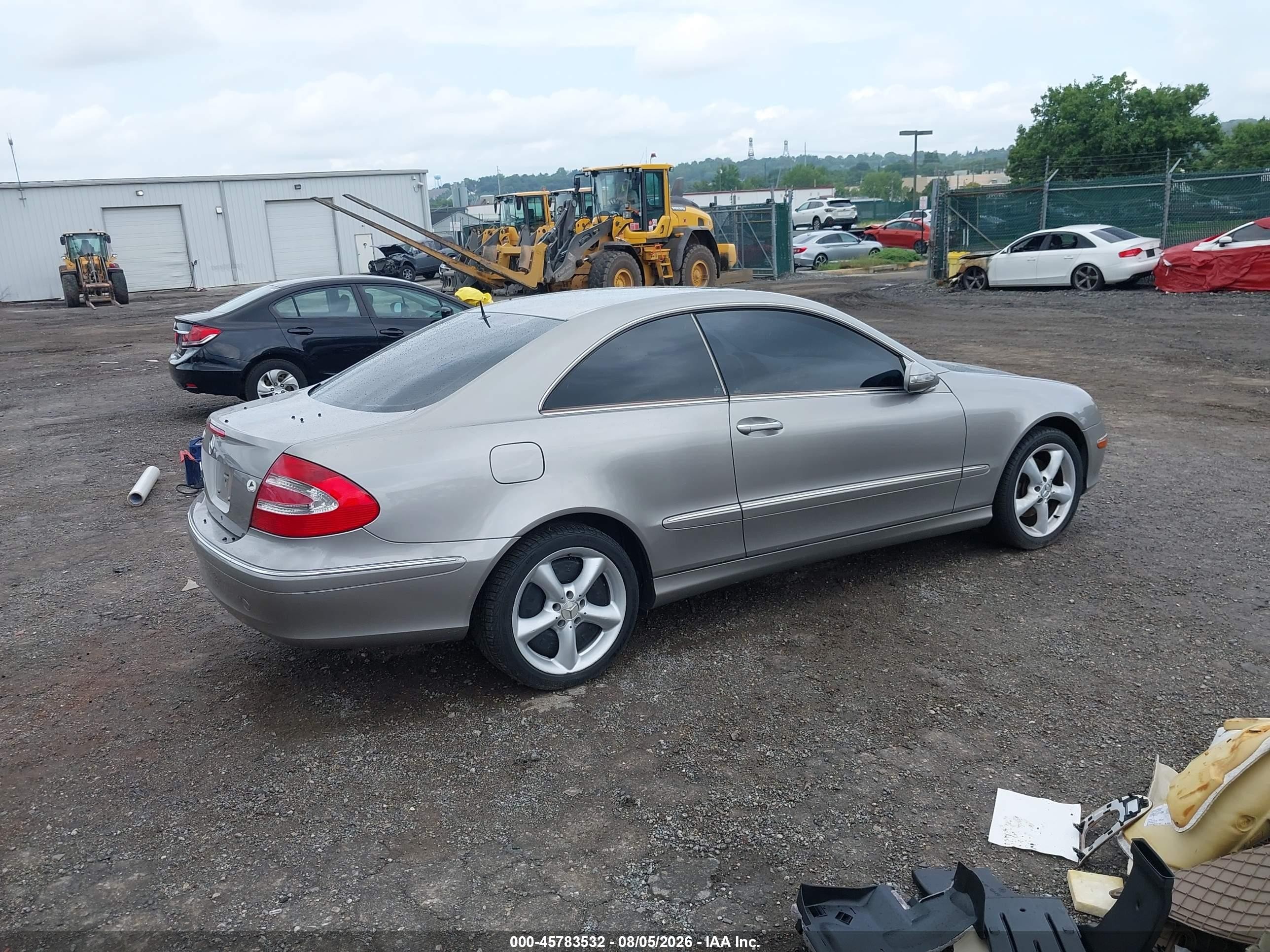 2005 Mercedes-benz Clk 320   Silver vin: WDBTJ65J85F132554