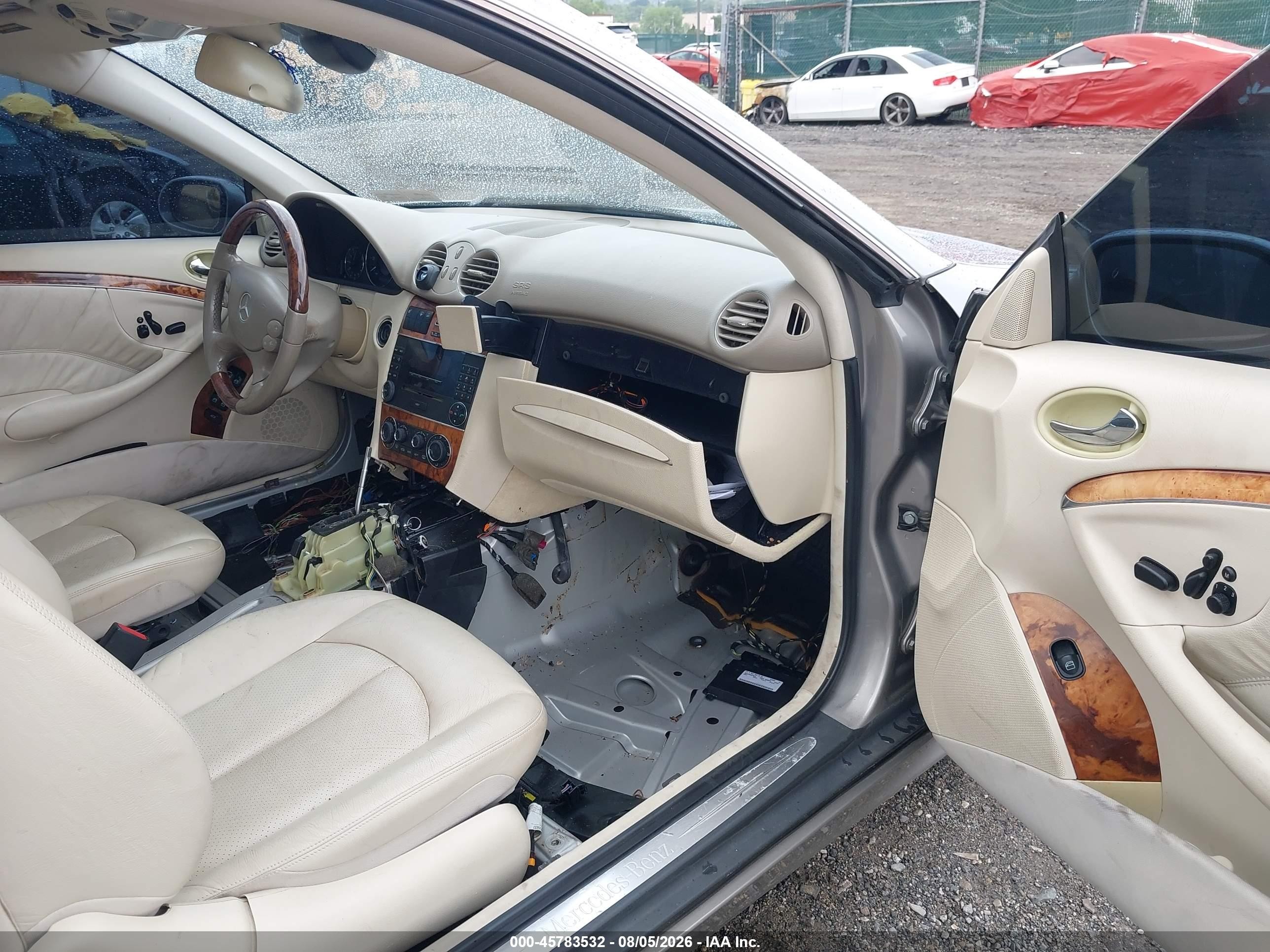2005 Mercedes-benz Clk 320   Silver vin: WDBTJ65J85F132554