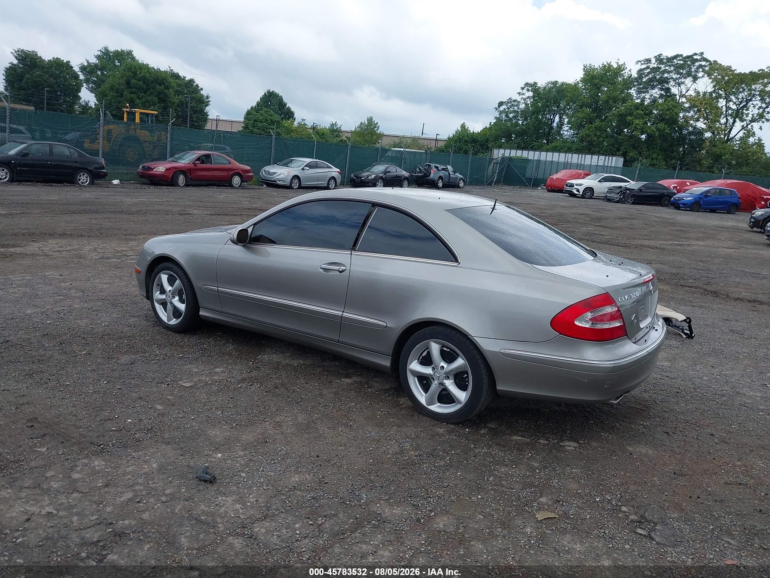 2005 Mercedes-benz Clk 320   Silver vin: WDBTJ65J85F132554