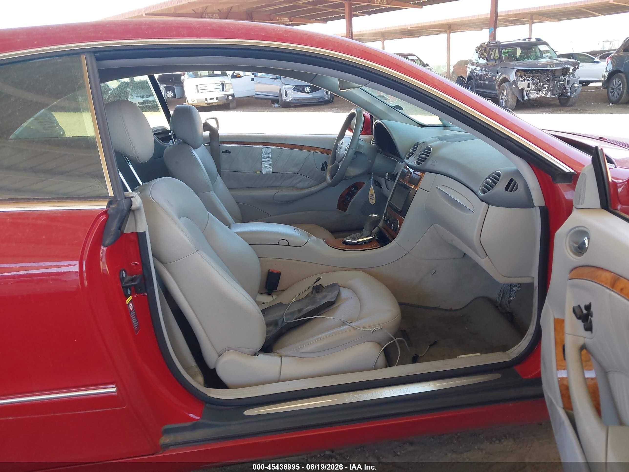 2005 Mercedes-benz Clk 320   Red vin: WDBTJ65J85F147426