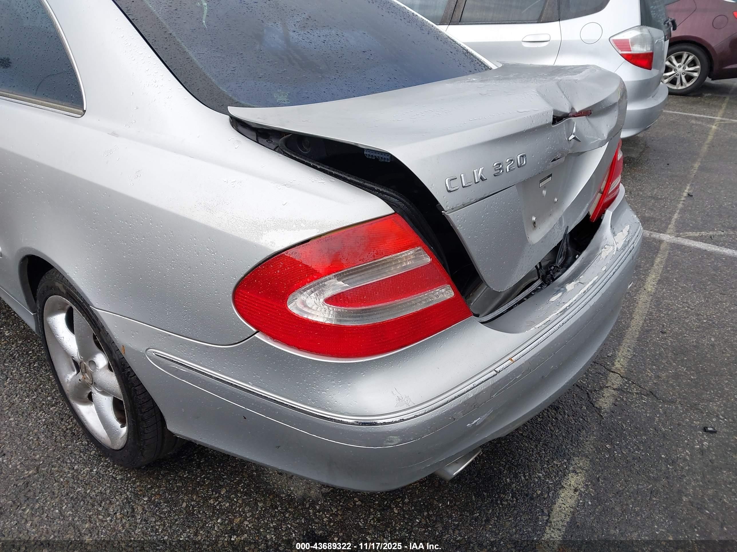 2005 Mercedes-benz Clk 320c Серебряный vin: WDBTJ65JX5F139957