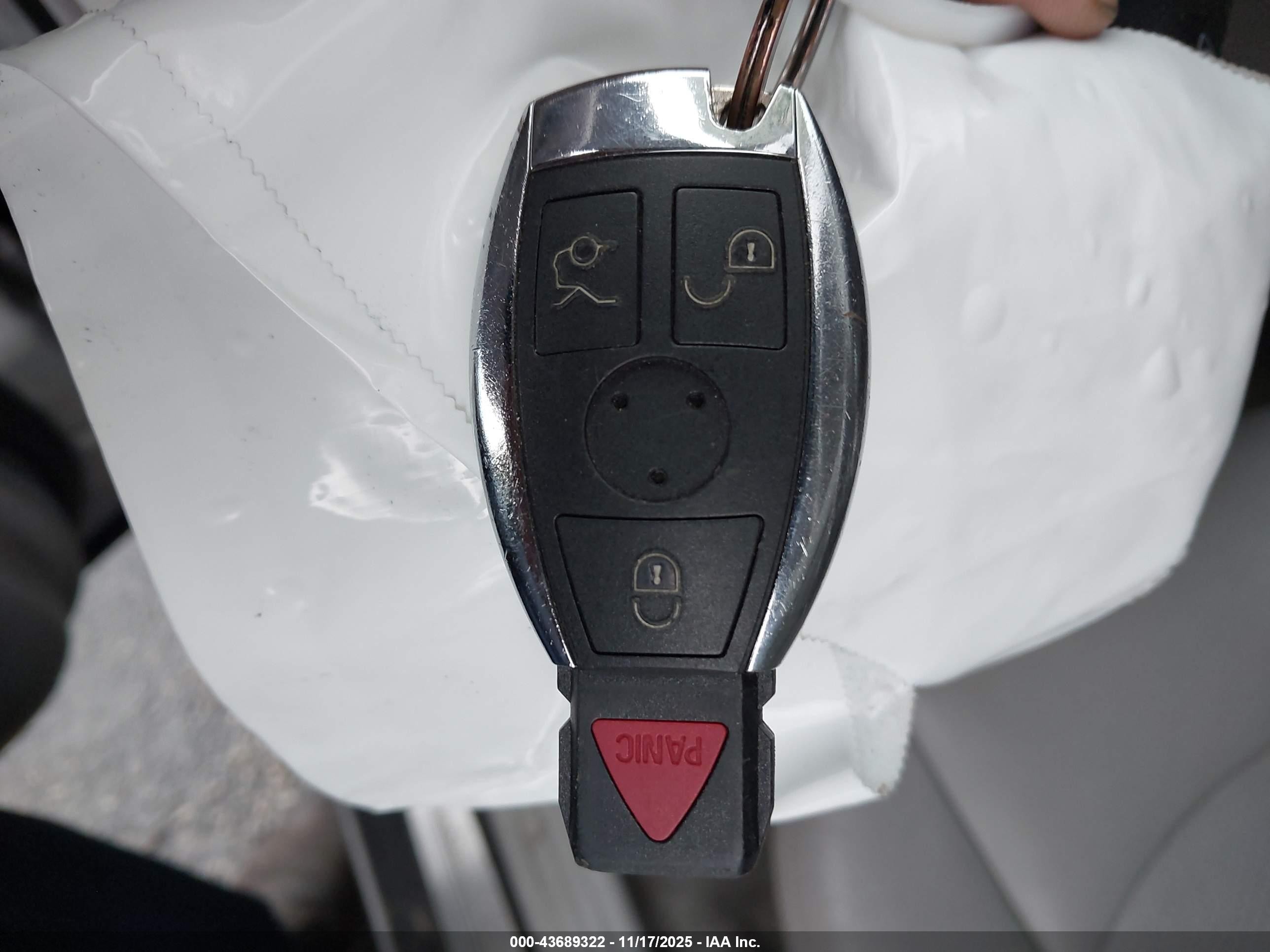 2005 Mercedes-benz Clk 320c Серебряный vin: WDBTJ65JX5F139957