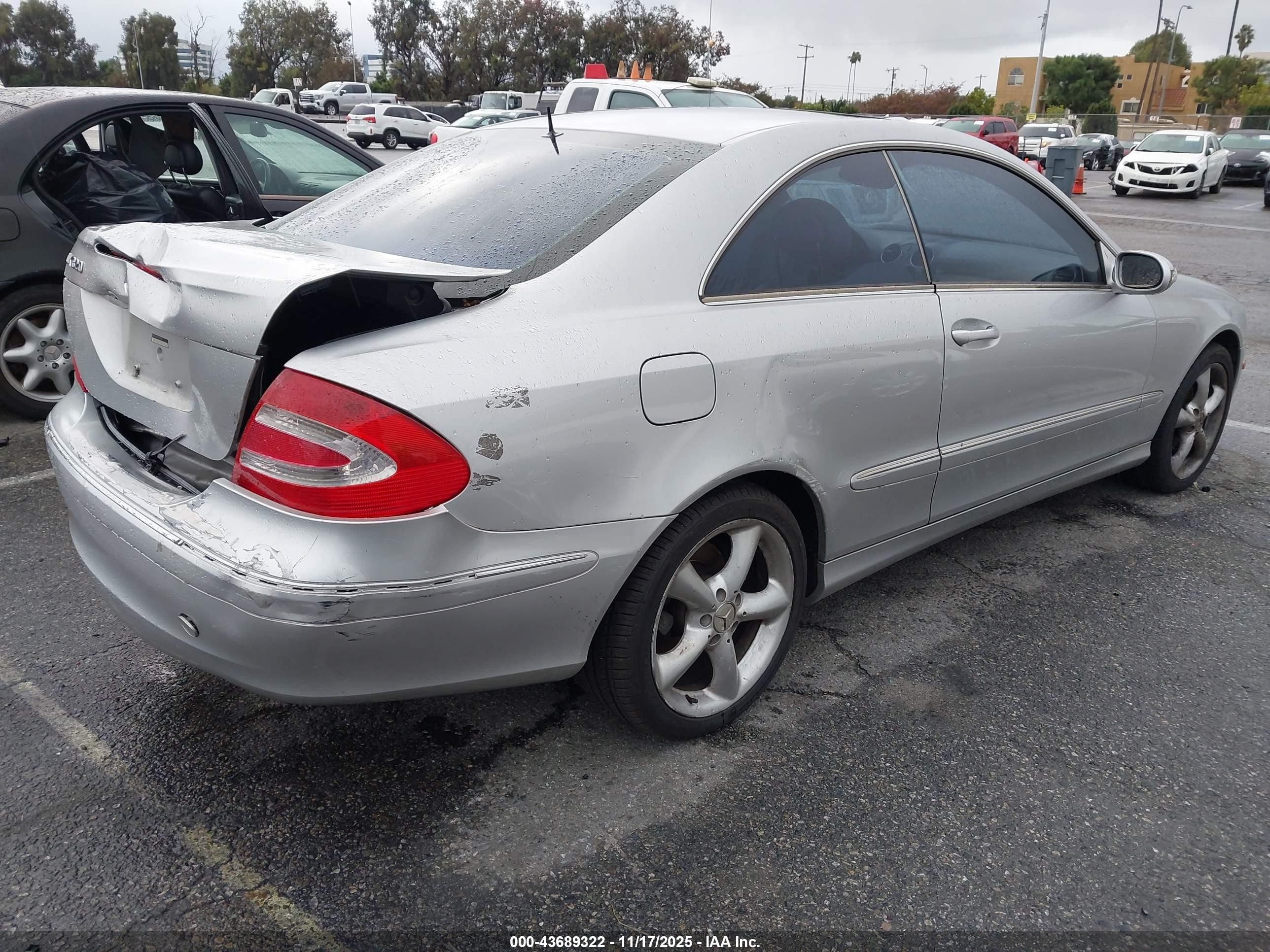 2005 Mercedes-benz Clk 320c Серебряный vin: WDBTJ65JX5F139957